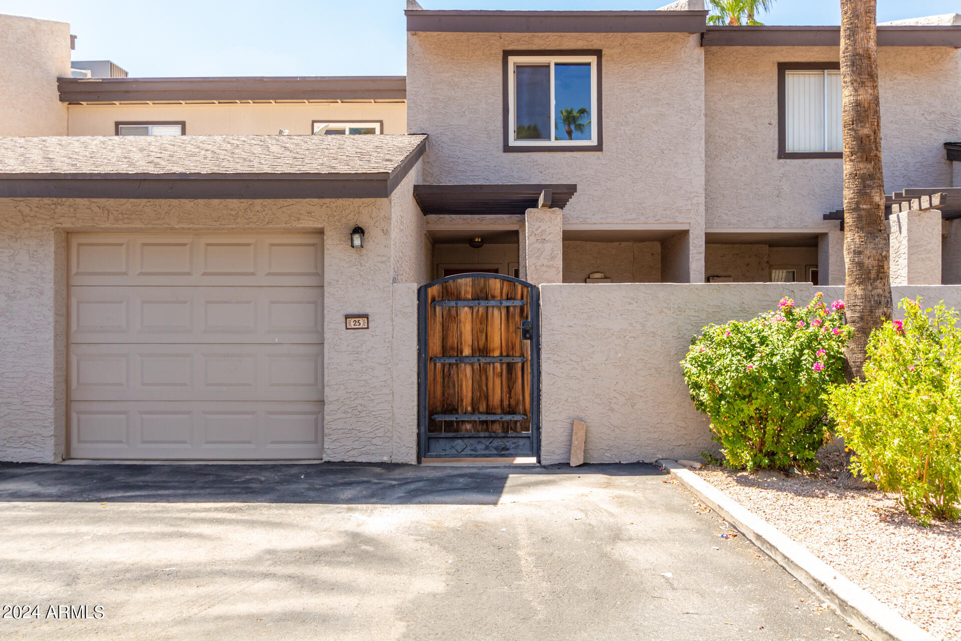 Photo 1 of 33 of 2232 W LINDNER Avenue 25 townhome