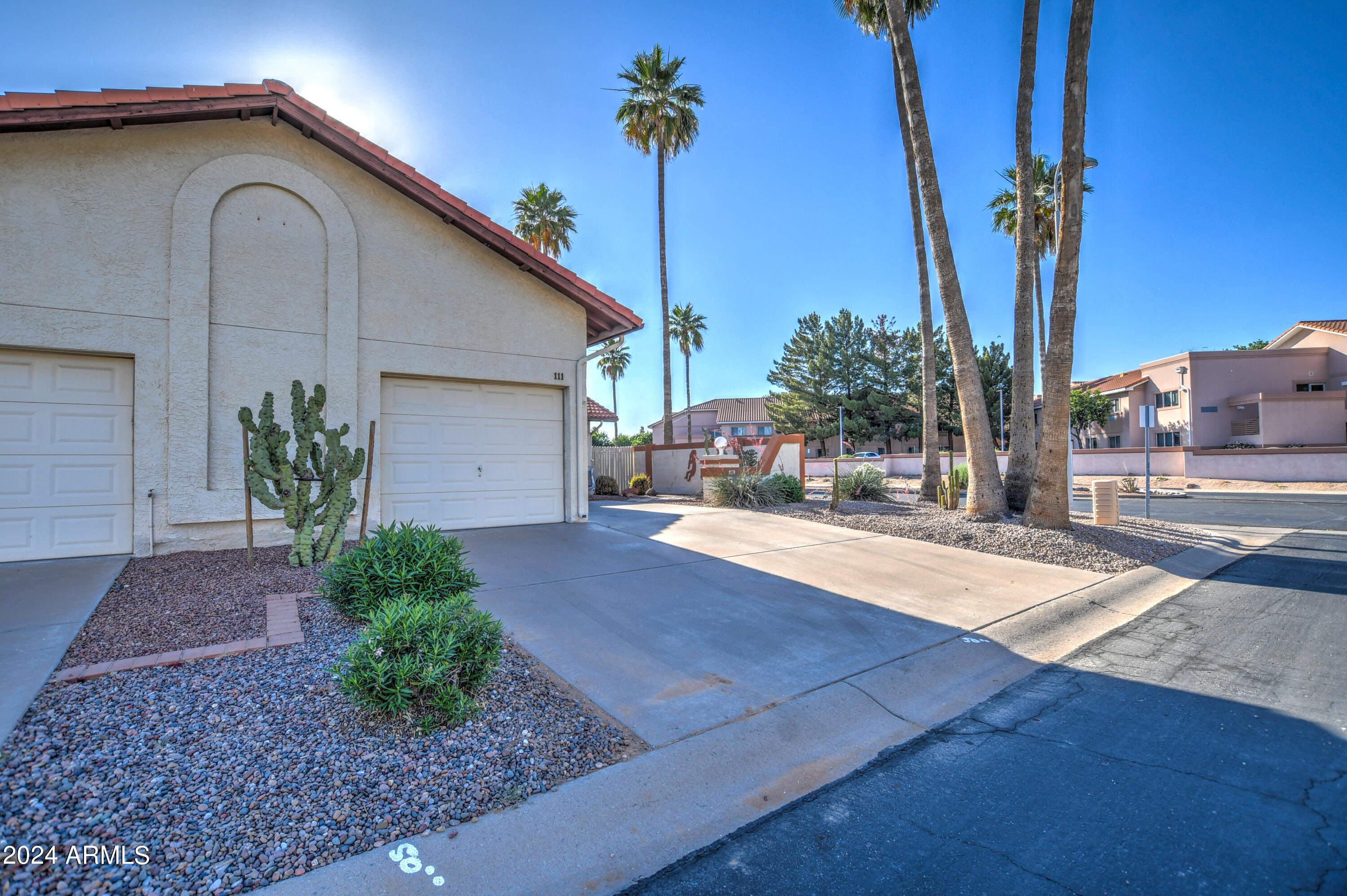 Photo 1 of 26 of 542 S HIGLEY Road 111 townhome