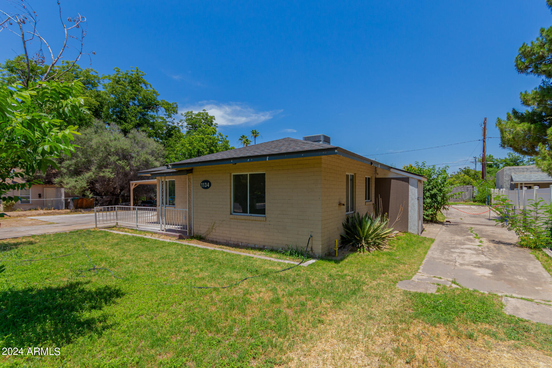 Photo 5 of 45 of 1134 W 2ND Street house