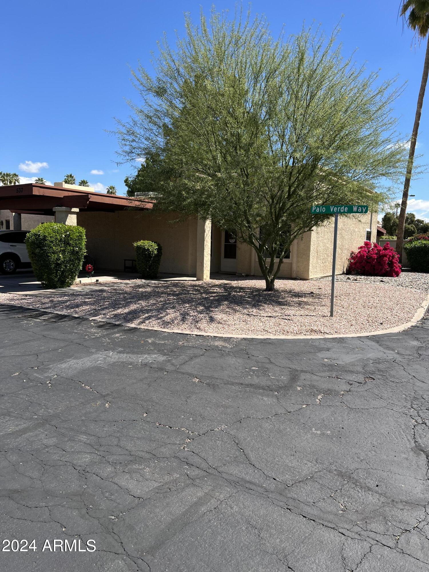 Photo 6 of 29 of 537 S PALO VERDE Way townhome