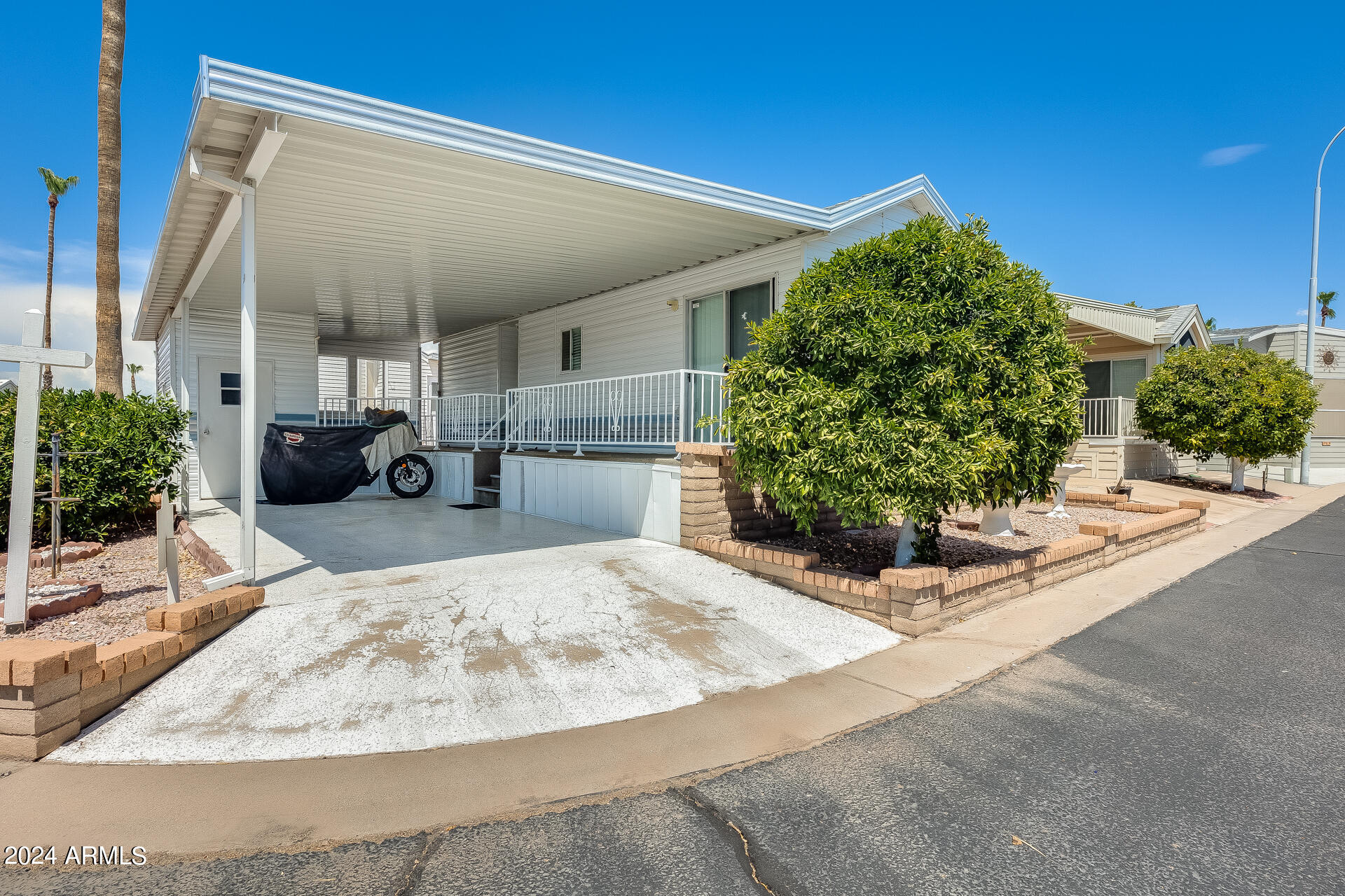 Photo 6 of 28 of 111 S GREENFIELD Road 789 mobile home