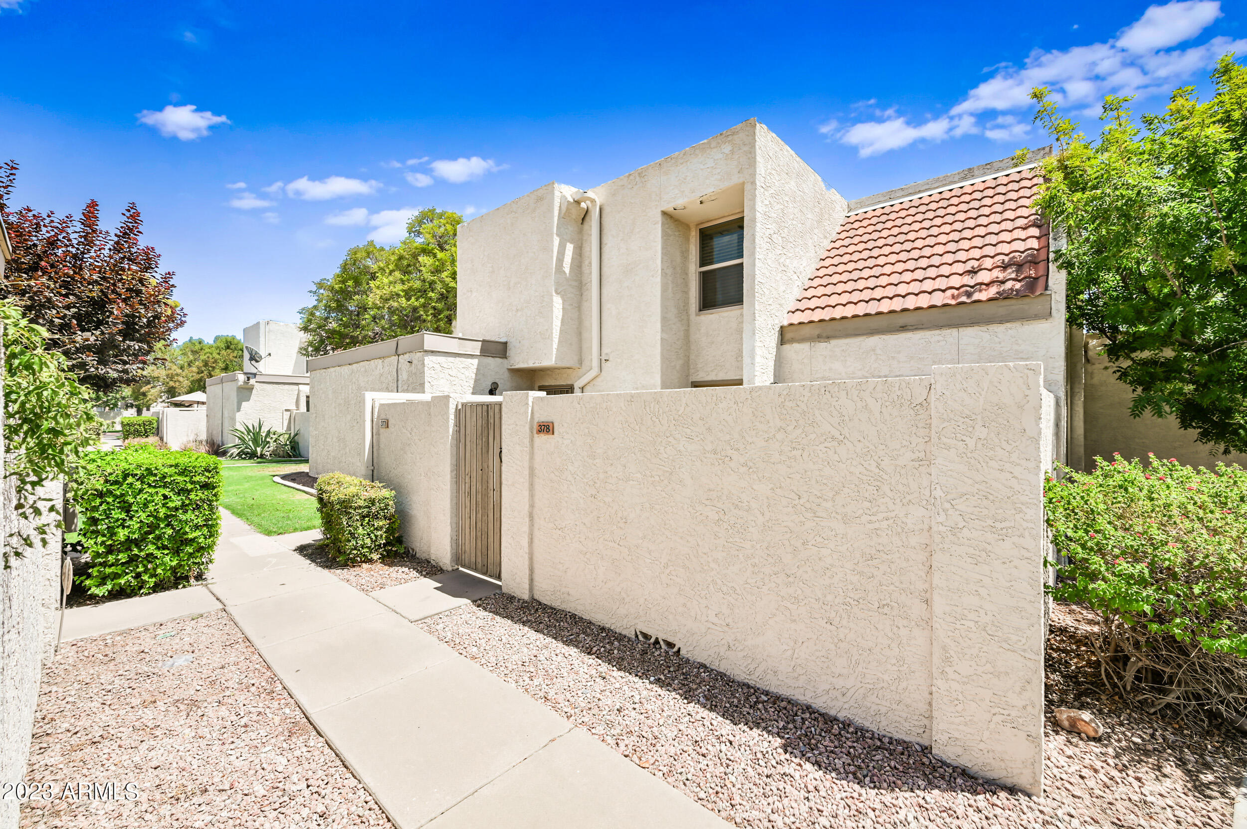 Photo 1 of 14 of 1342 W Emerald Avenue 378 townhome