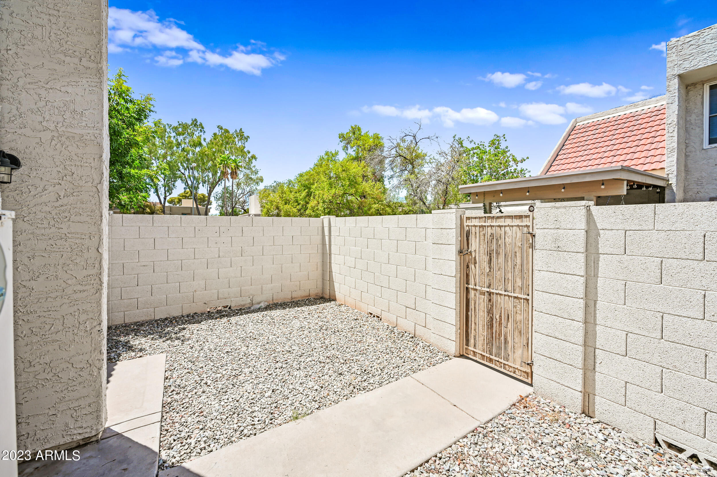 Photo 2 of 14 of 1342 W Emerald Avenue 378 townhome