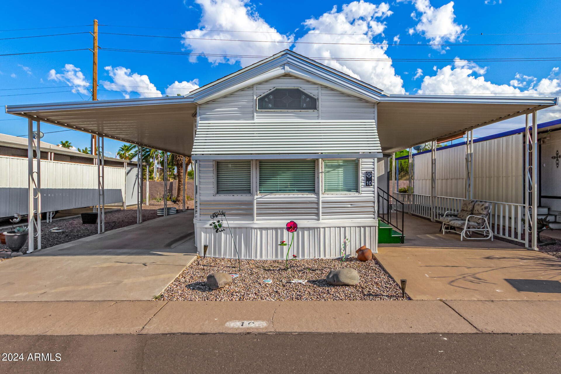 Photo 2 of 25 of 205 S HIGLEY Road 10 mobile home