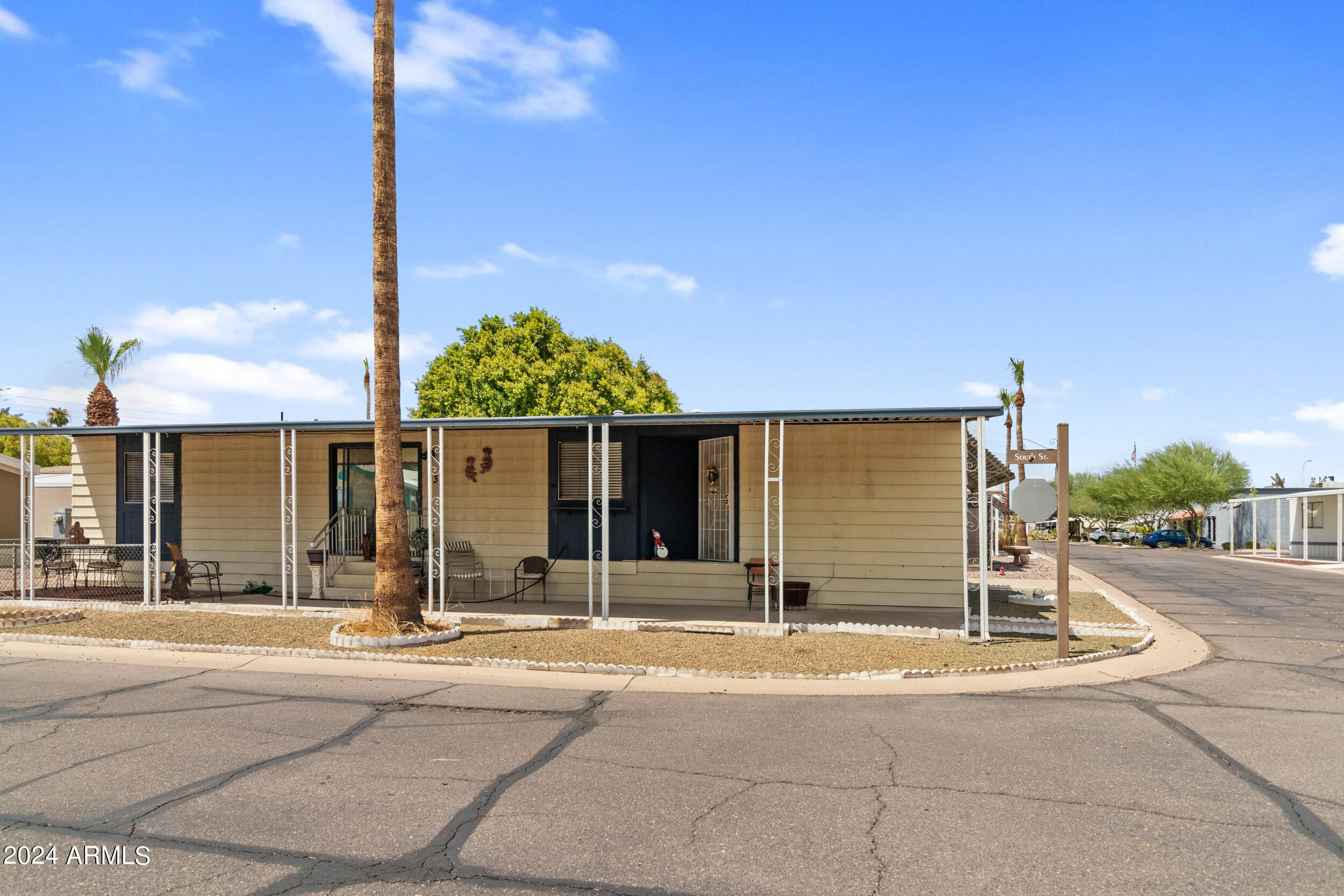 Photo 6 of 40 of 535 S ALMA SCHOOL Road 83 mobile home