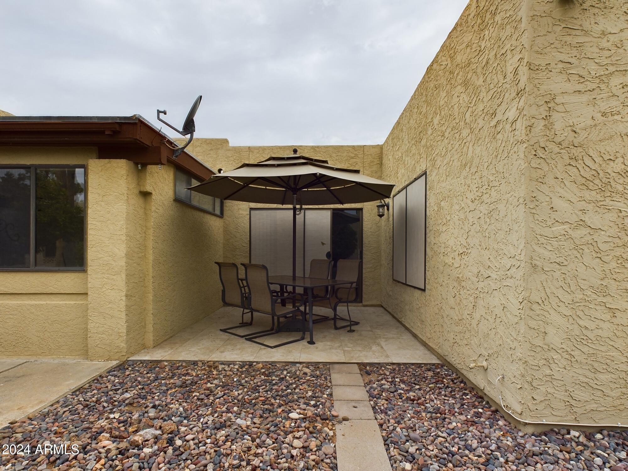 Photo 9 of 10 of 515 S SAGUARO Way house