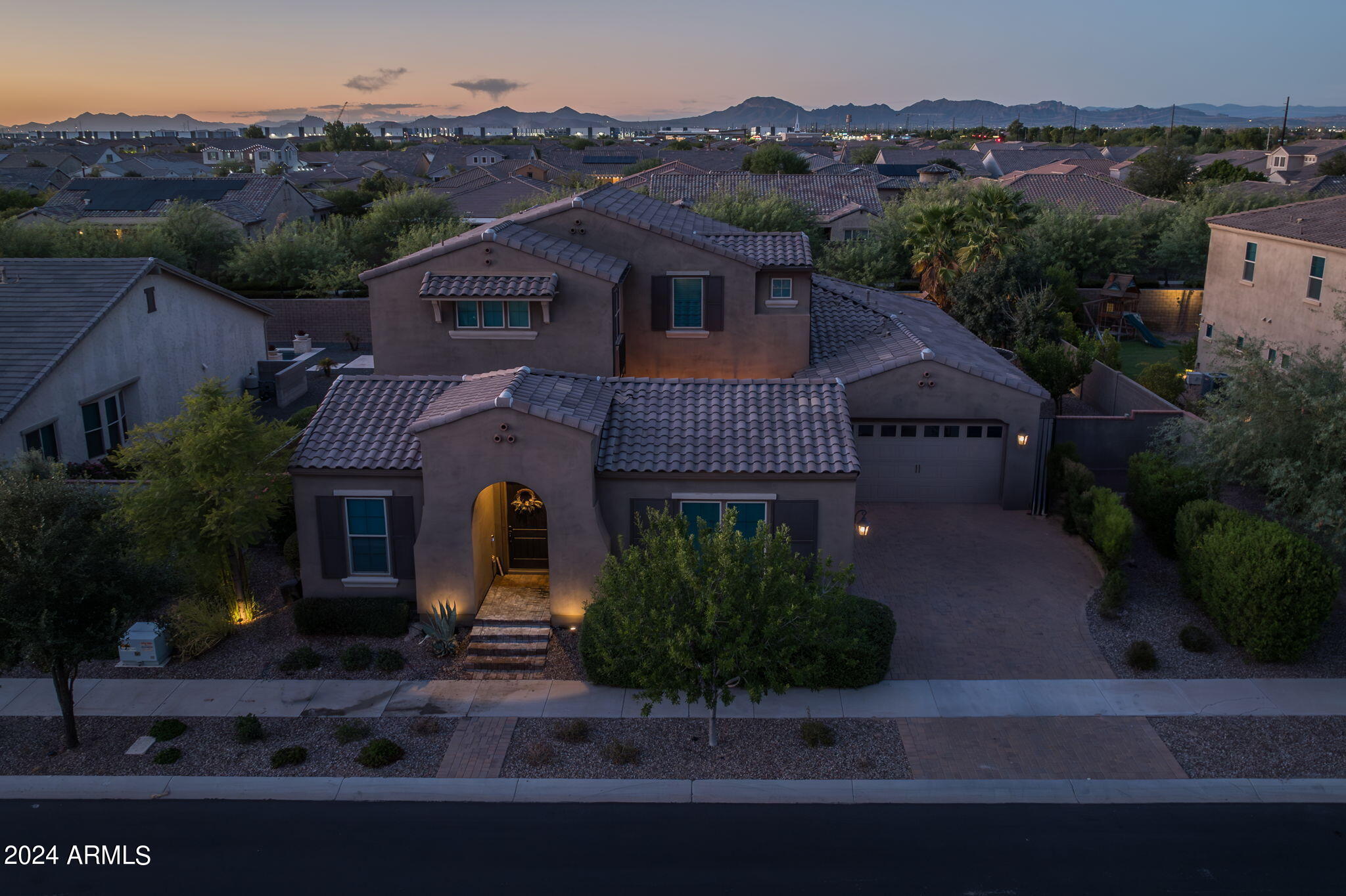 Photo 6 of 105 of 10718 E LUMIERE Avenue house