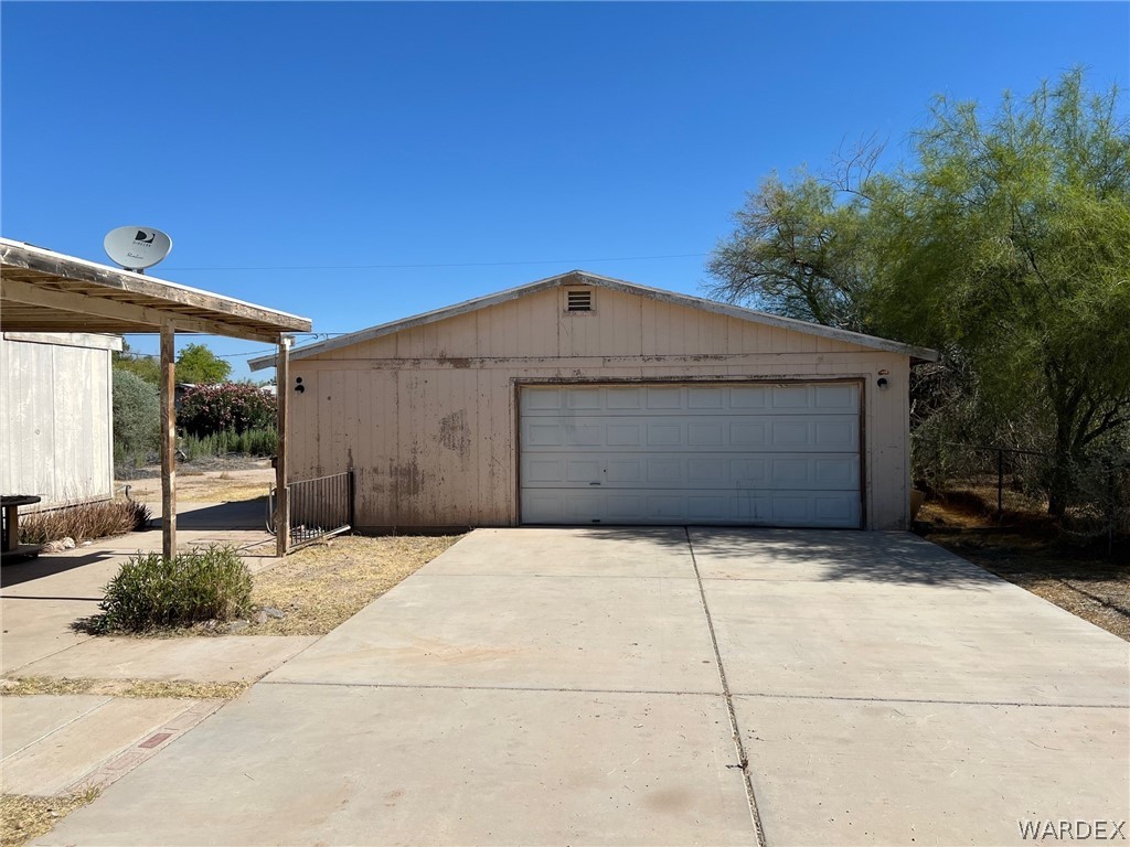 Photo 4 of 23 of 2103 E Mustang Drive mobile home