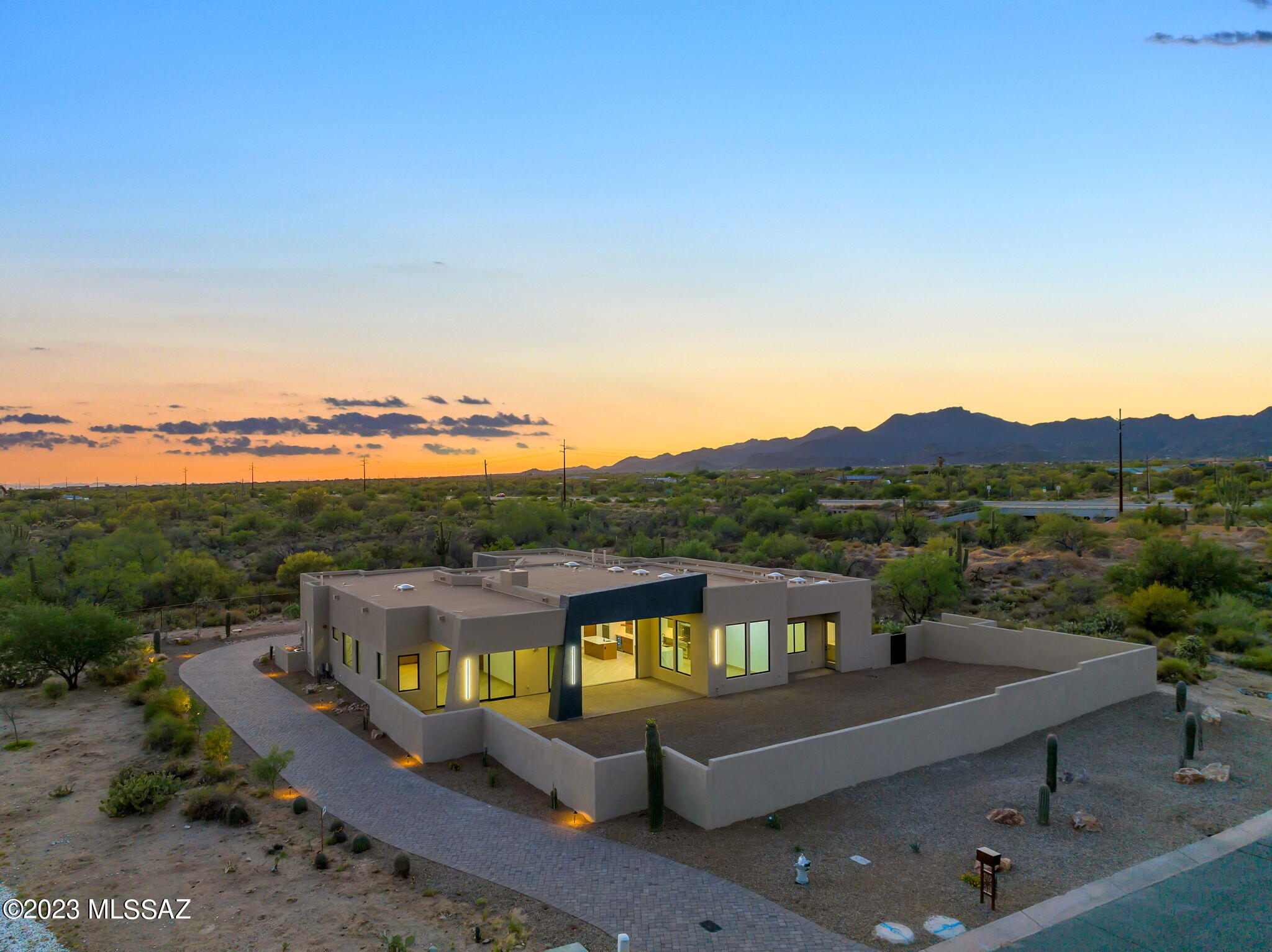 Photo 48 of 48 of 11876 N Vista Del Sol Place house