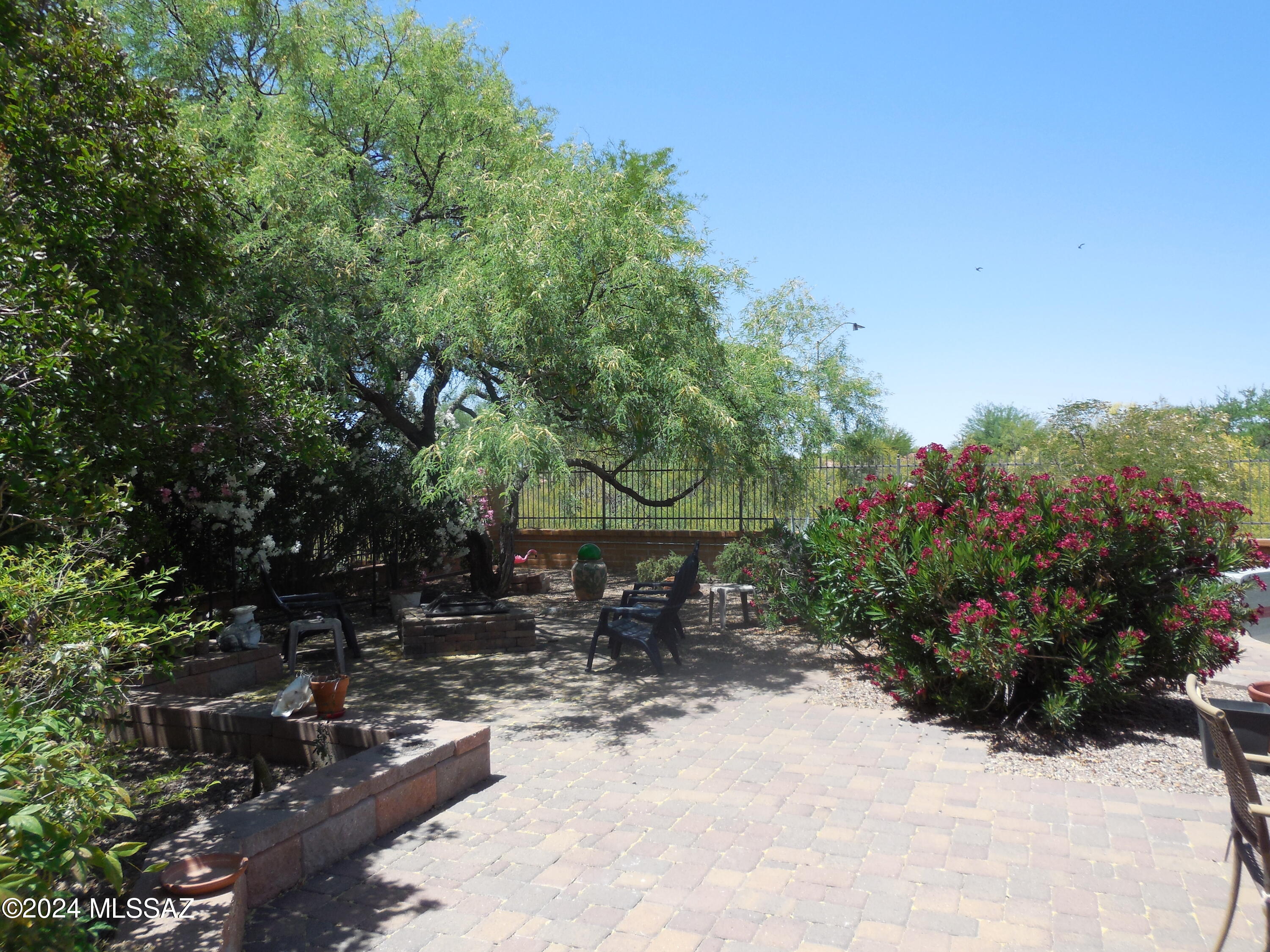 Photo 4 of 25 of 14021 N Desert Butte Drive house