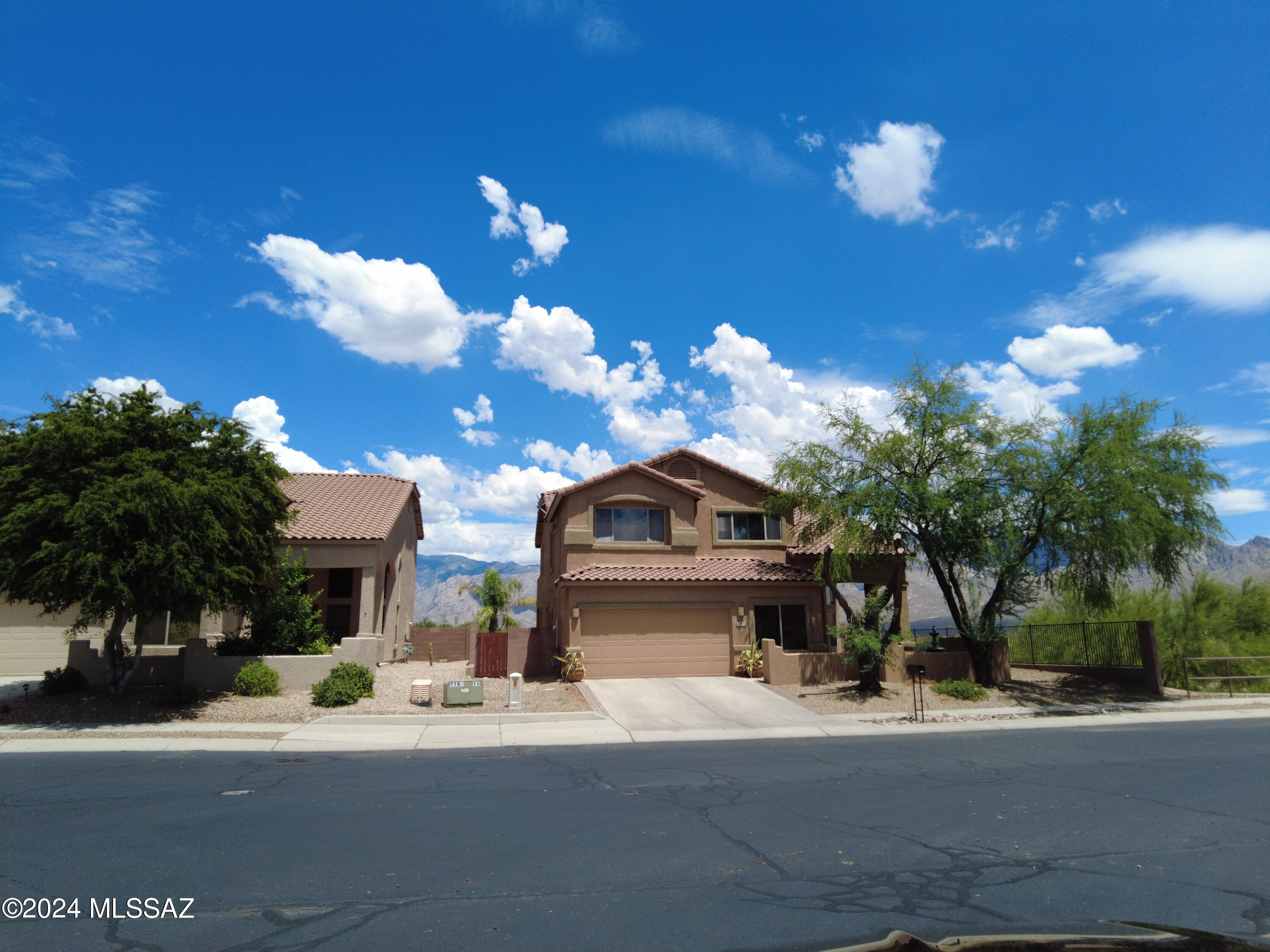 Photo 7 of 36 of 11922 N Verismo Drive house