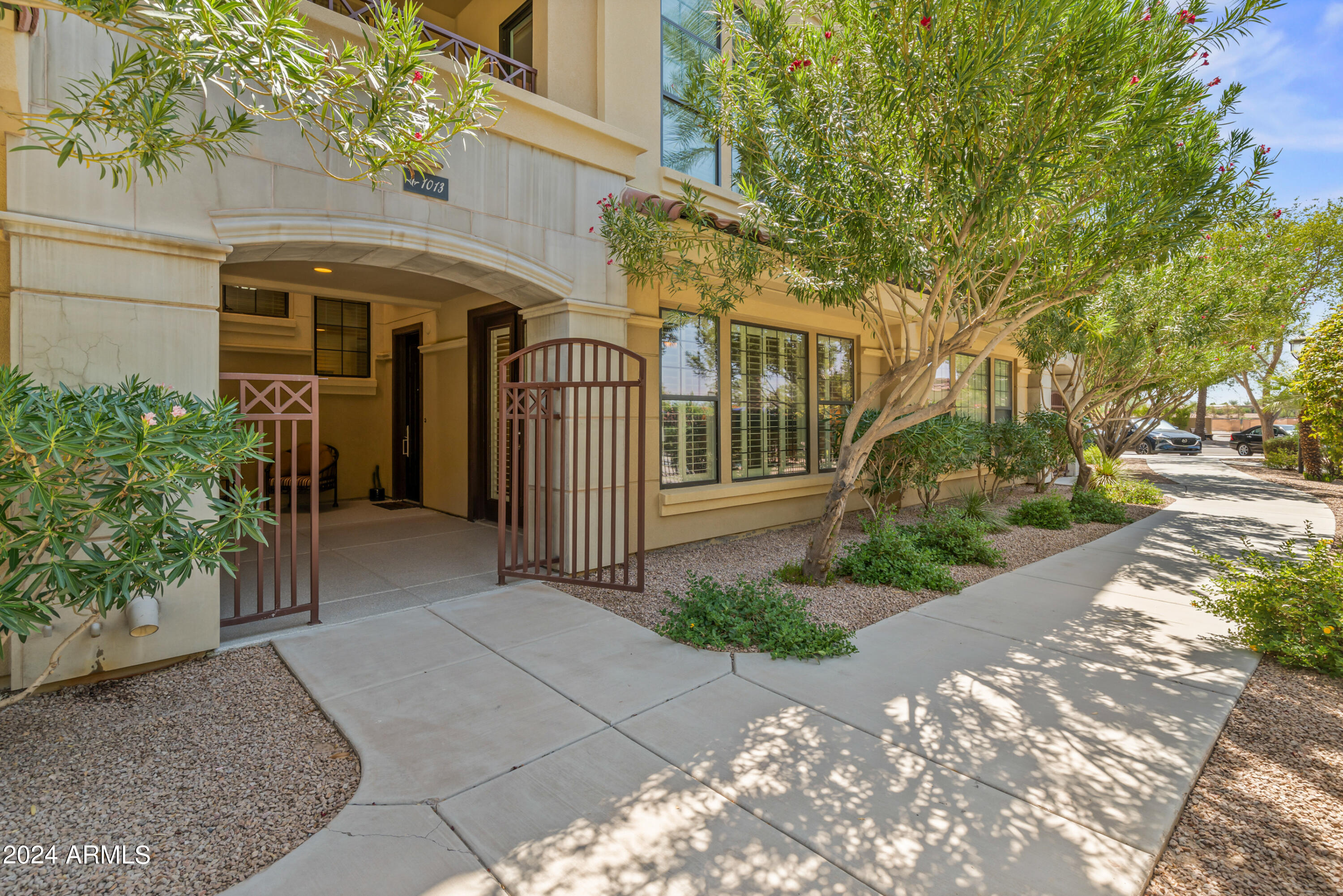 Photo 3 of 80 of 7275 N SCOTTSDALE Road 1013 townhome