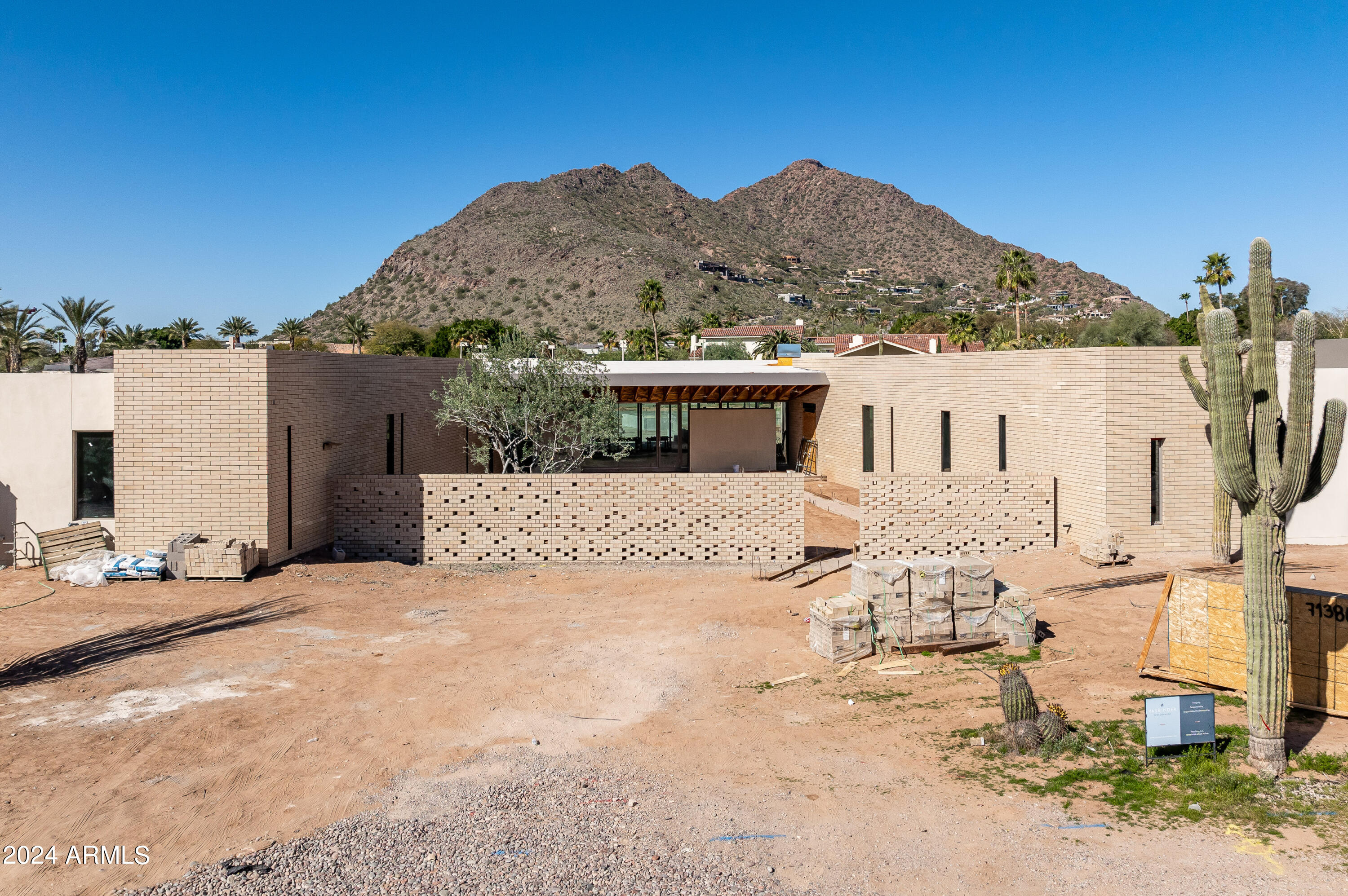 Photo 4 of 47 of 5114 N Casa Blanca Drive house