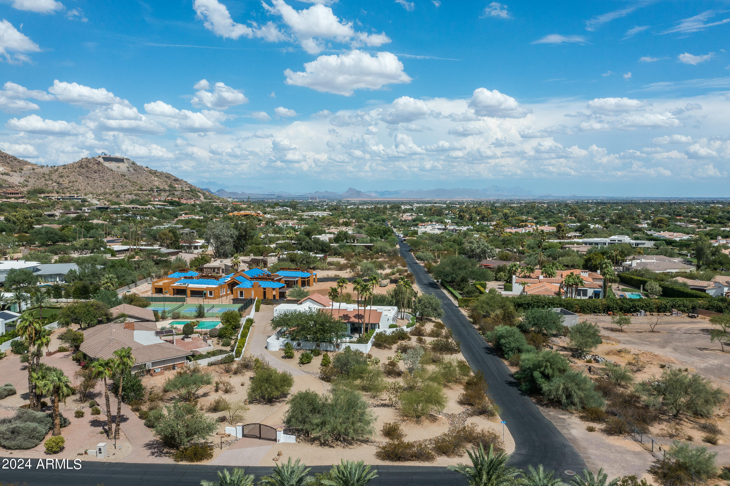 Photo 9 of 11 of 5828 E CACTUS WREN Road house