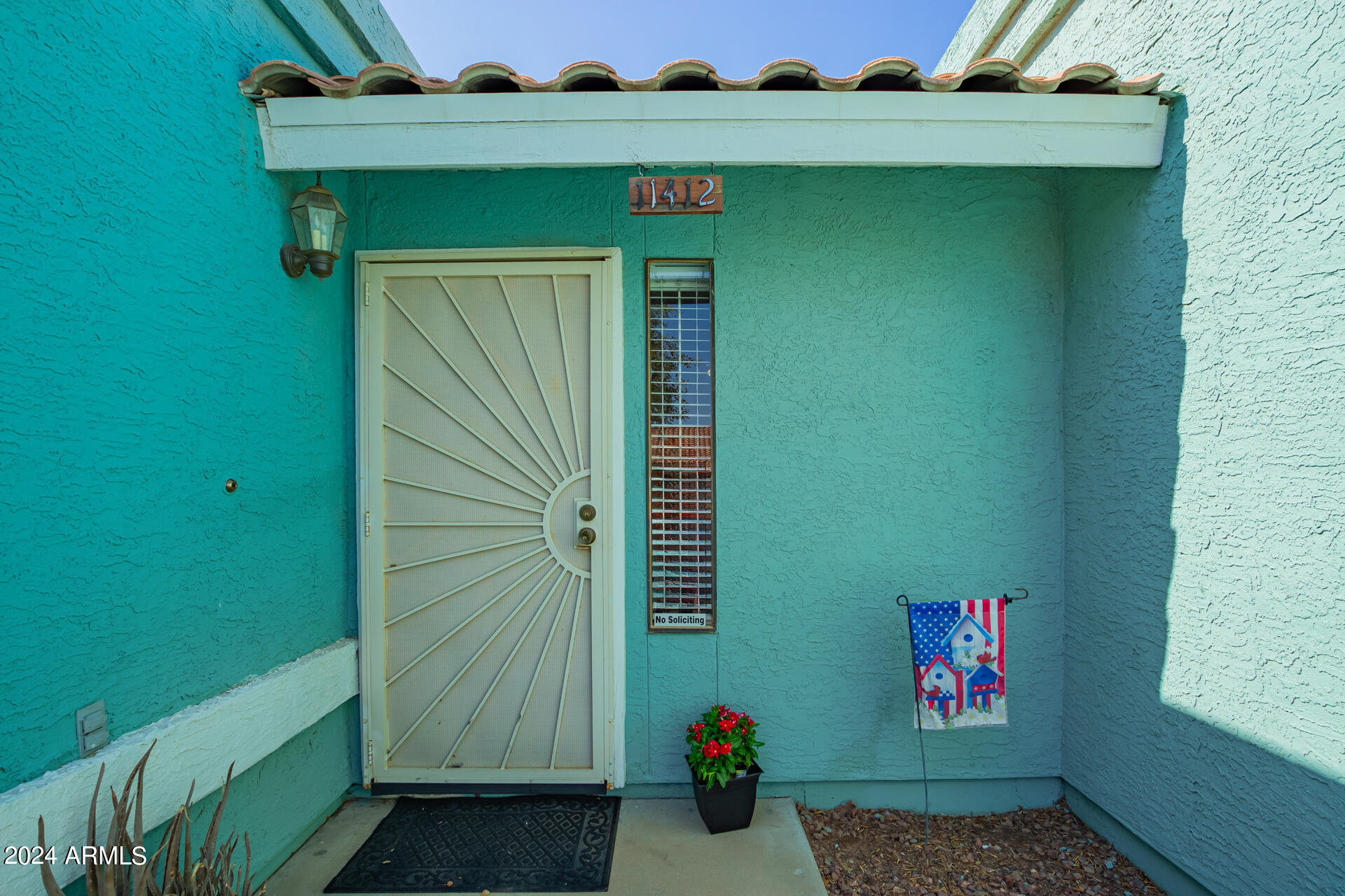 Photo 4 of 25 of 11412 W PUGET Avenue townhome