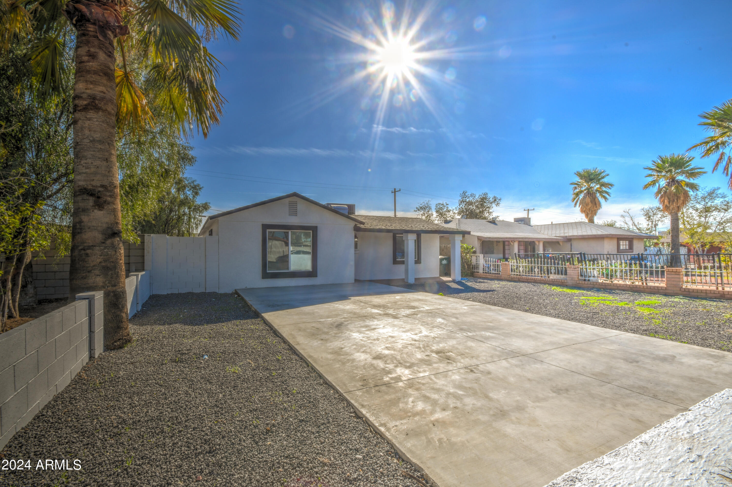 Photo 1 of 31 of 1905 E HUBBELL Street house