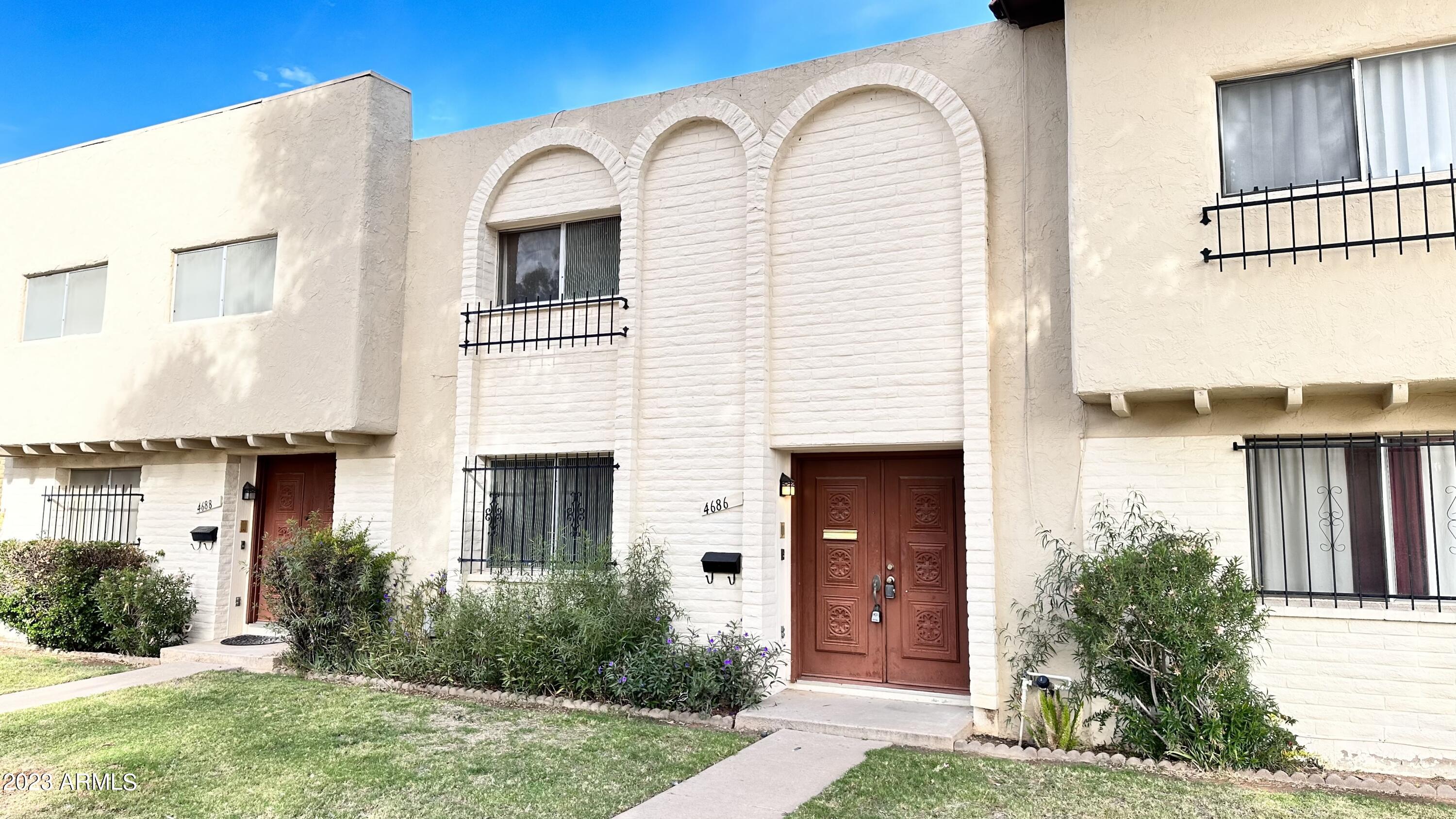 Photo 1 of 19 of 4686 N 19TH Avenue townhome