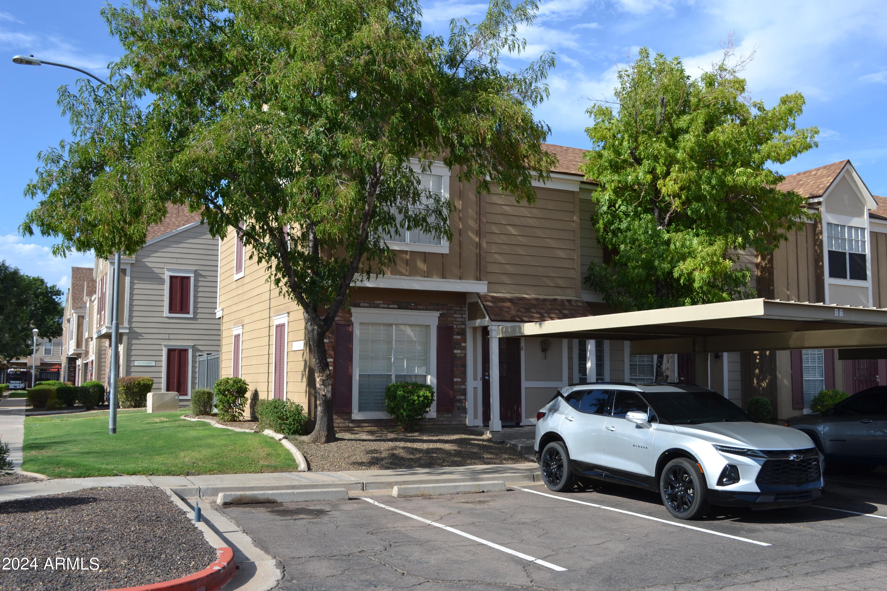 Photo 1 of 12 of 3324 W MCRAE Way 6 townhome