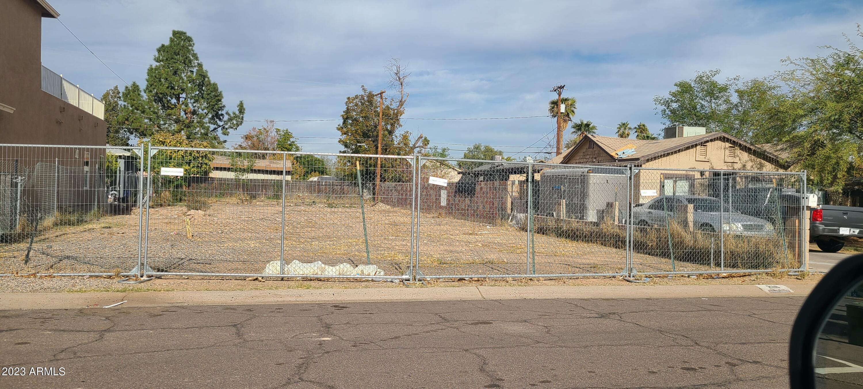 Photo 4 of 10 of 2118 W ELM Street 10 land