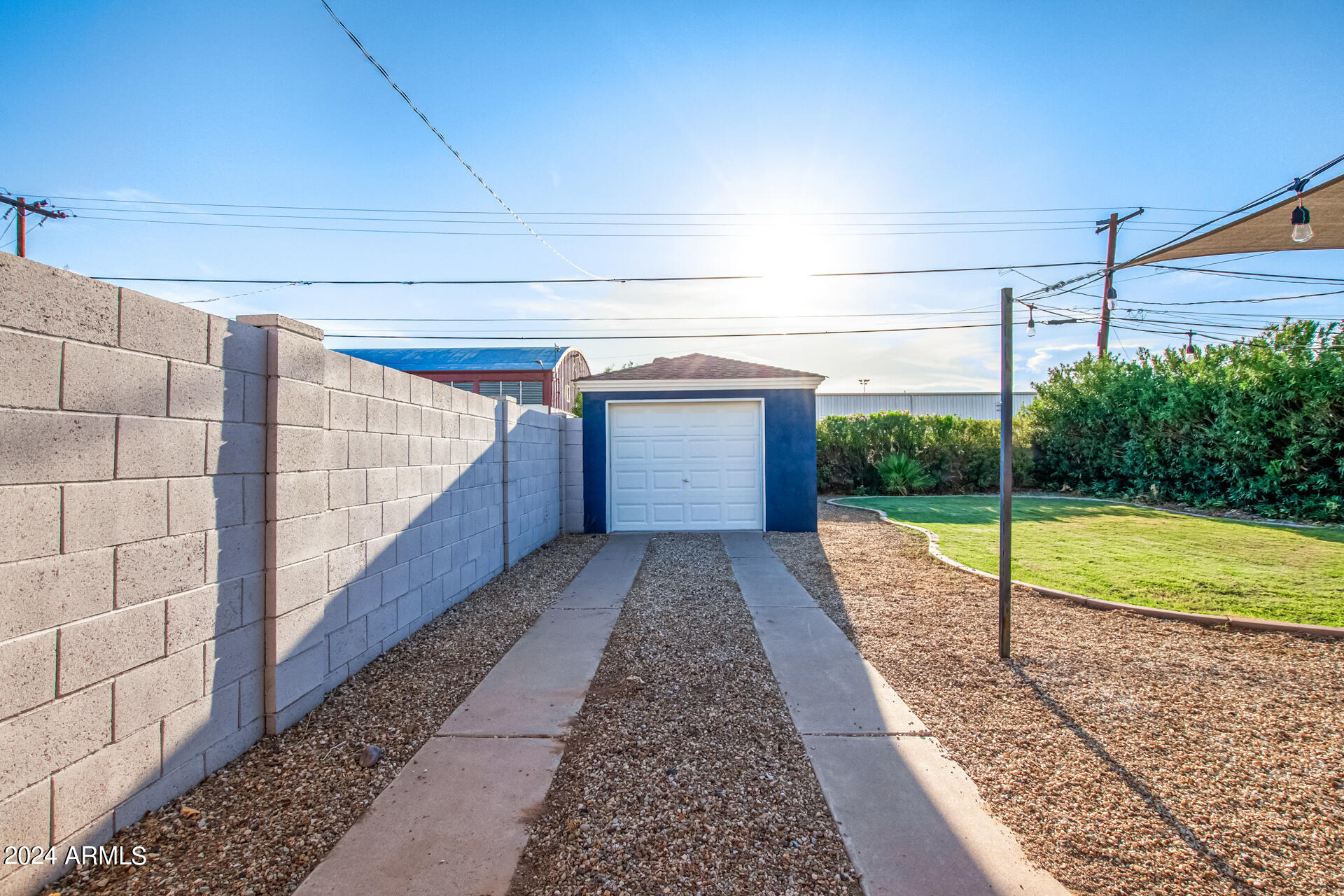 Photo 15 of 17 of 1622 N 17TH Avenue house