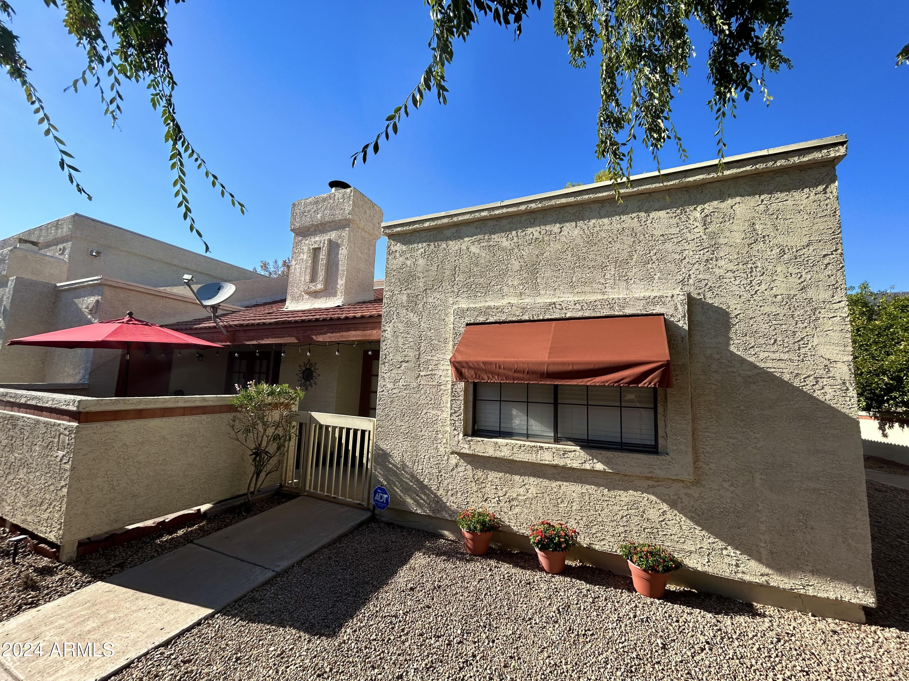 Photo 2 of 10 of 3535 W MONTE CRISTO Avenue 129 townhome