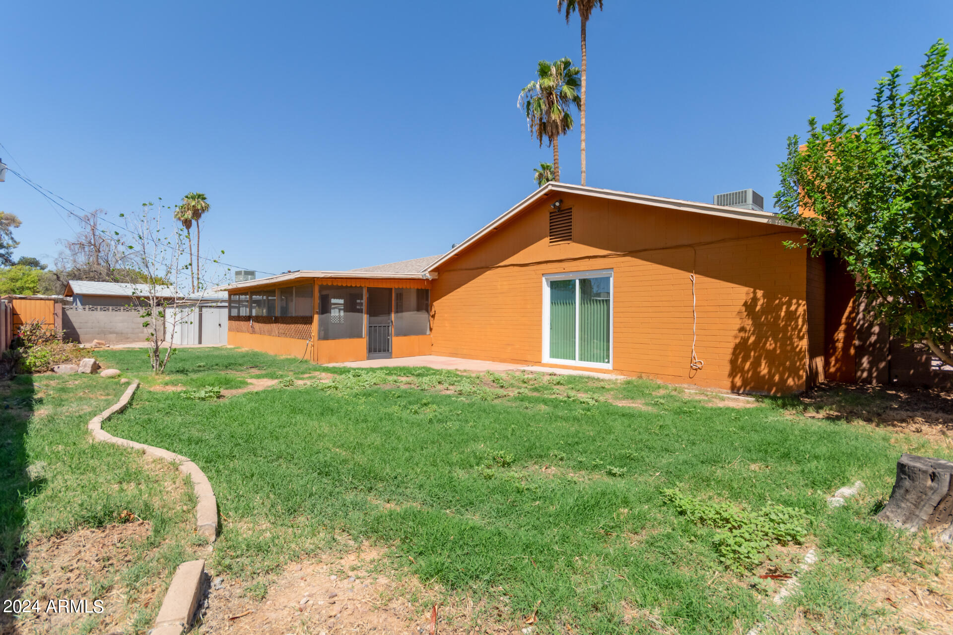 Photo 4 of 41 of 5923 W COOLIDGE Street house