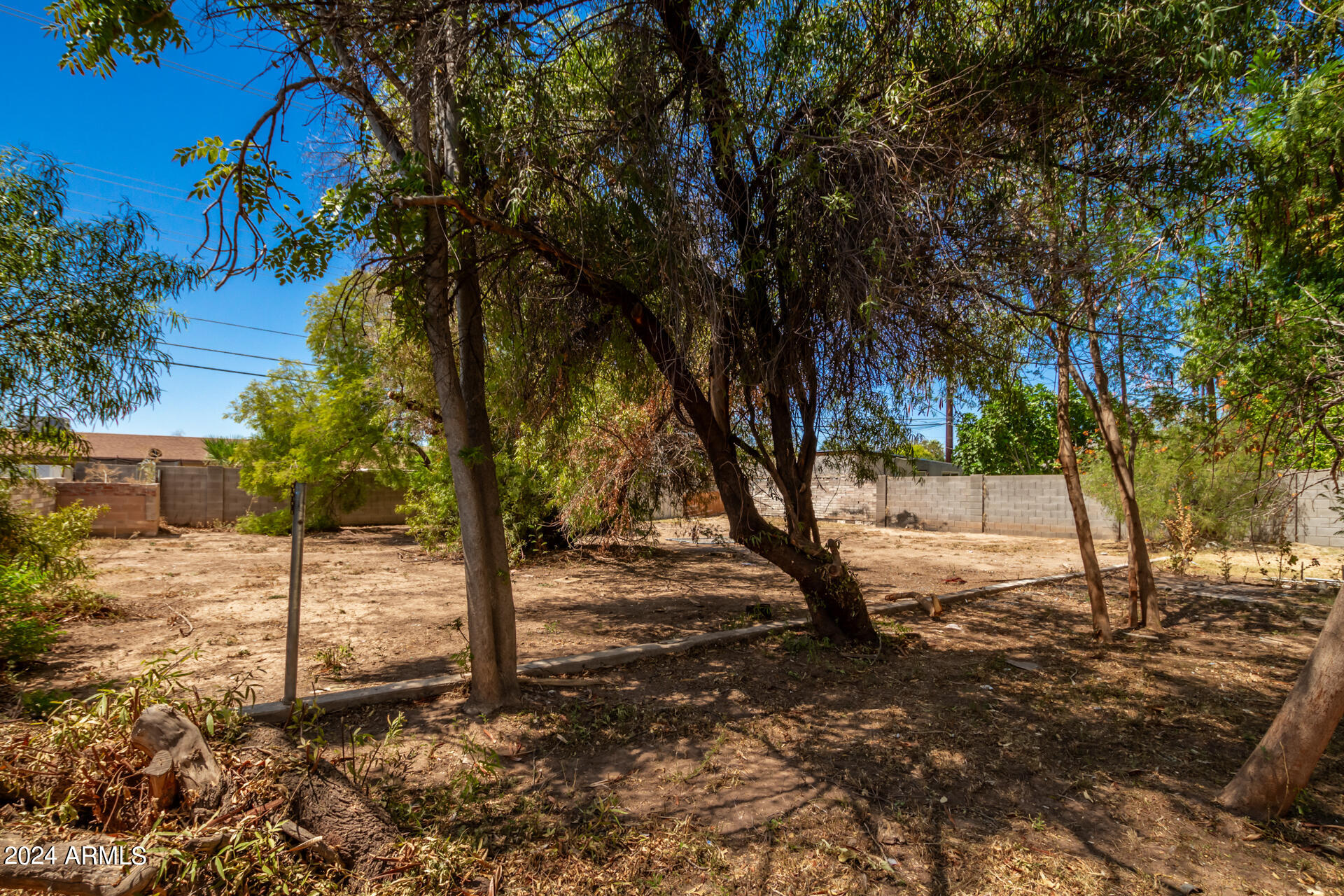 Photo 5 of 19 of 3002 N 47TH Avenue house