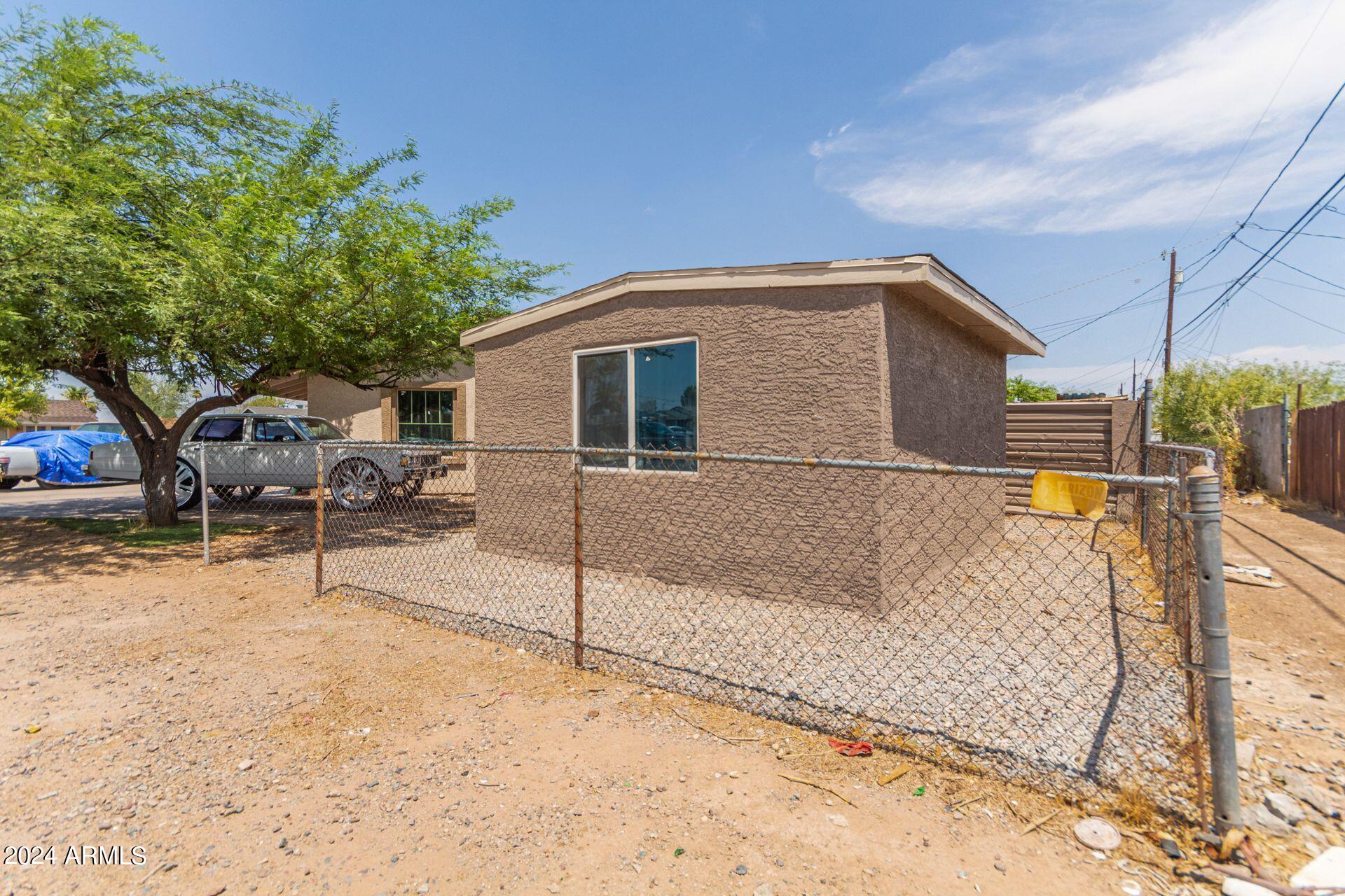 Photo 17 of 22 of 1649 W SONORA Street house