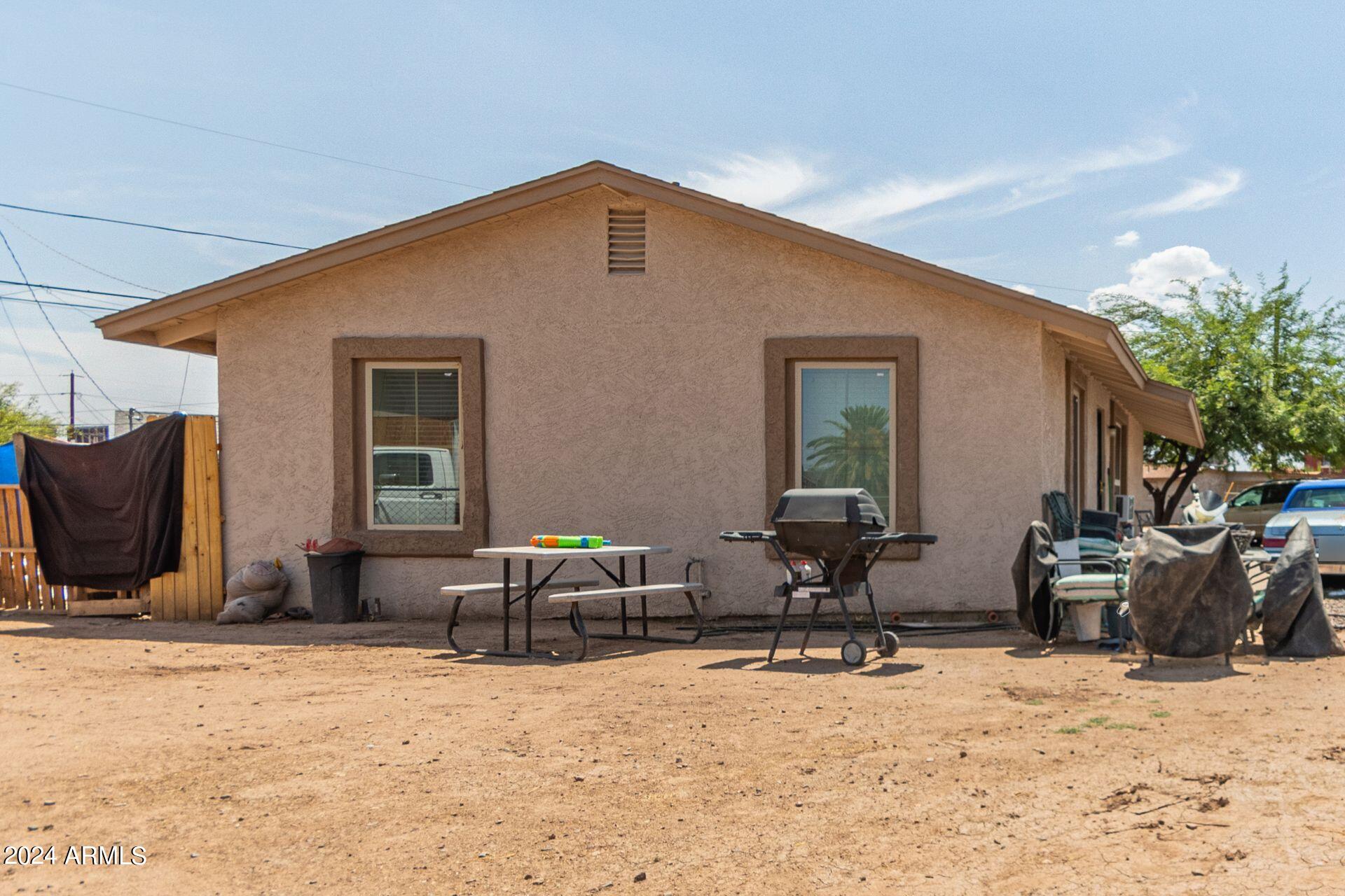 Photo 3 of 22 of 1649 W SONORA Street house