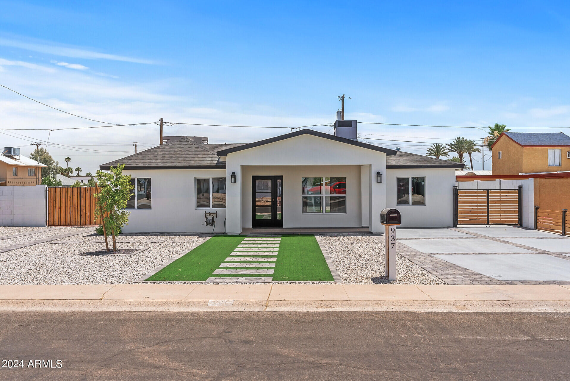 Photo 1 of 50 of 937 E AMELIA Avenue house