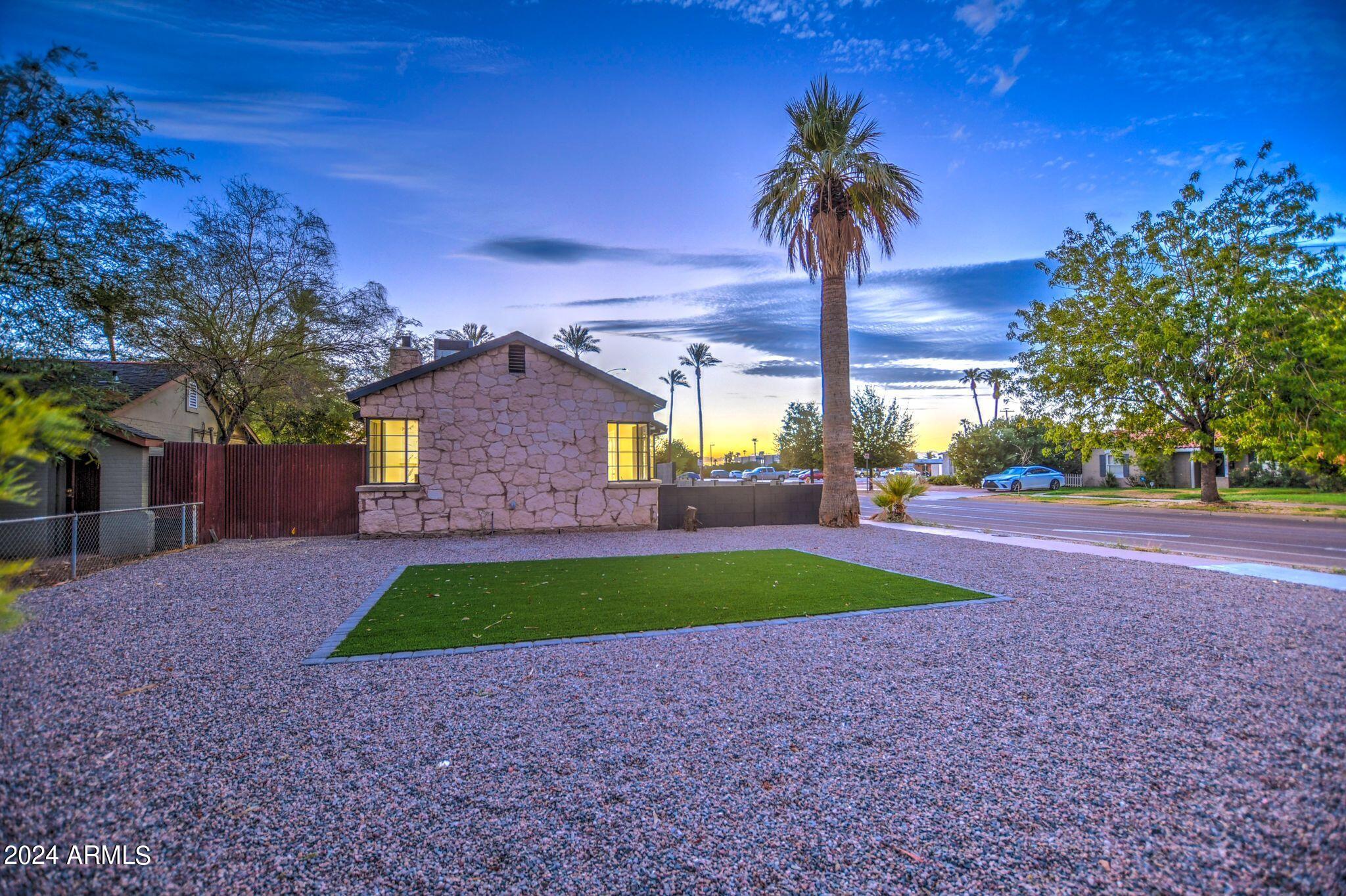 Photo 2 of 20 of 1701 W ENCANTO Boulevard house