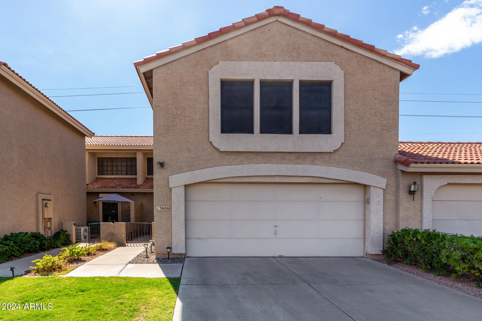 Photo 1 of 30 of 13606 S 41ST Place townhome