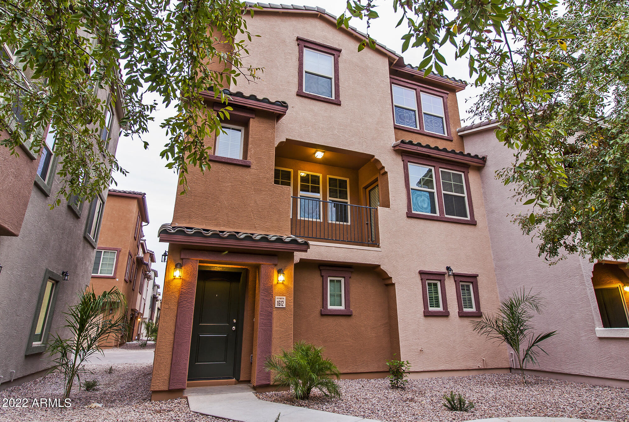 Photo 2 of 30 of 1612 N 77TH Glen townhome