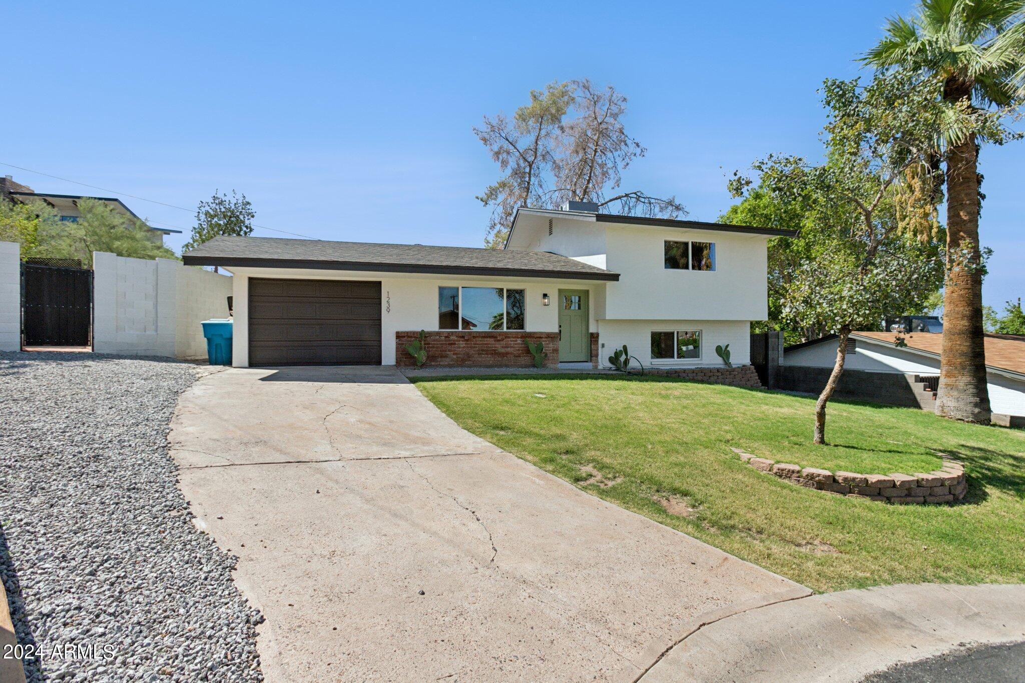 Photo 6 of 30 of 1239 E EL CAMINO Drive house