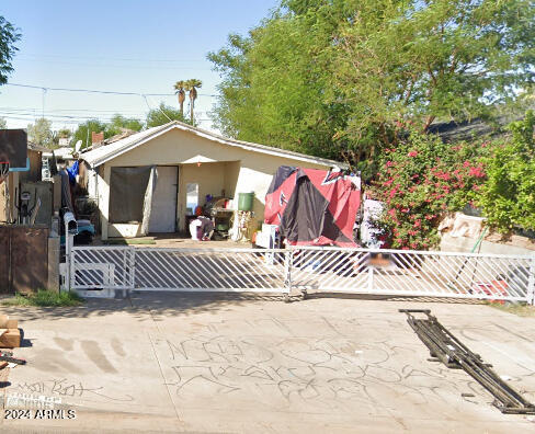 Photo 1 of 3 of 1006 S 3RD Avenue house