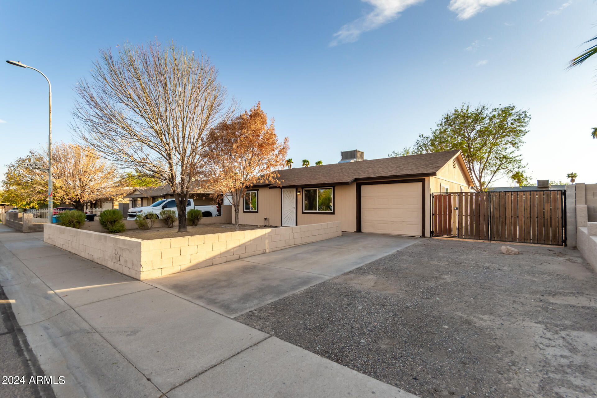 Photo 5 of 28 of 1916 N 69TH Avenue house