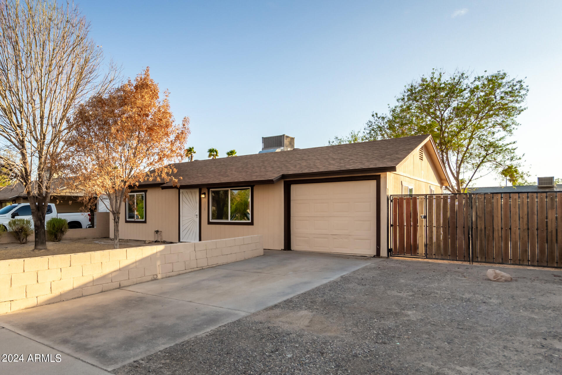 Photo 6 of 28 of 1916 N 69TH Avenue house