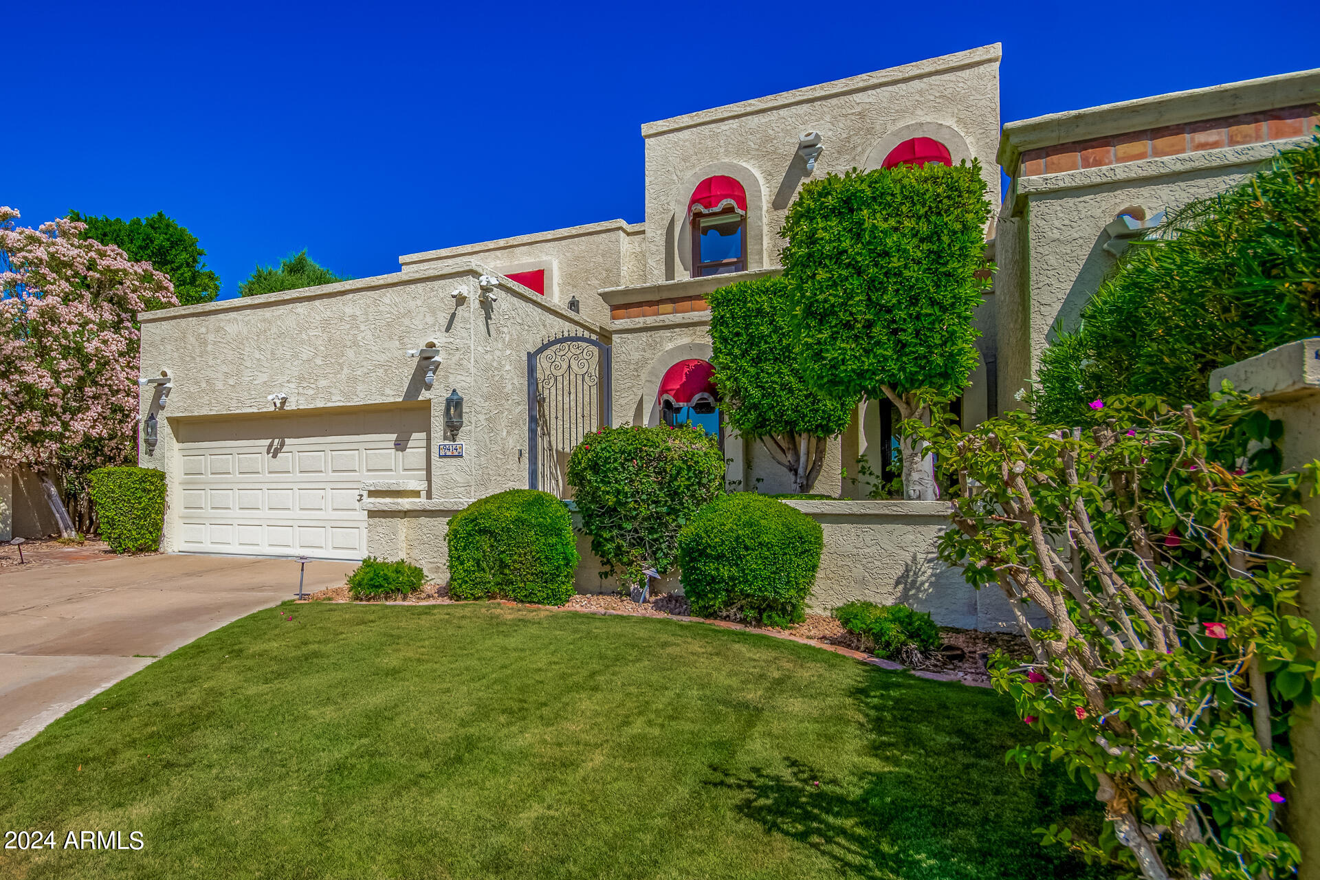 Photo 4 of 43 of 9414 S 46TH Street townhome