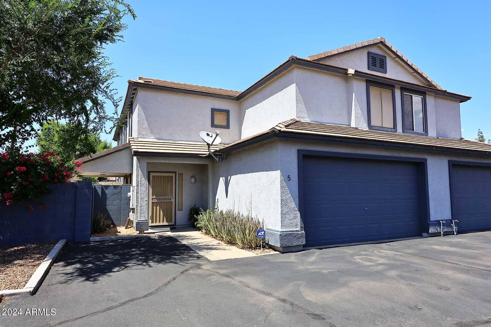 Photo 1 of 36 of 1510 W COLTER Street 5 townhome