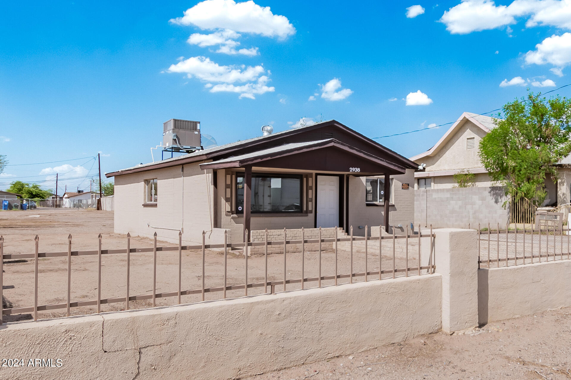 Photo 4 of 24 of 2938 W PIMA Street house