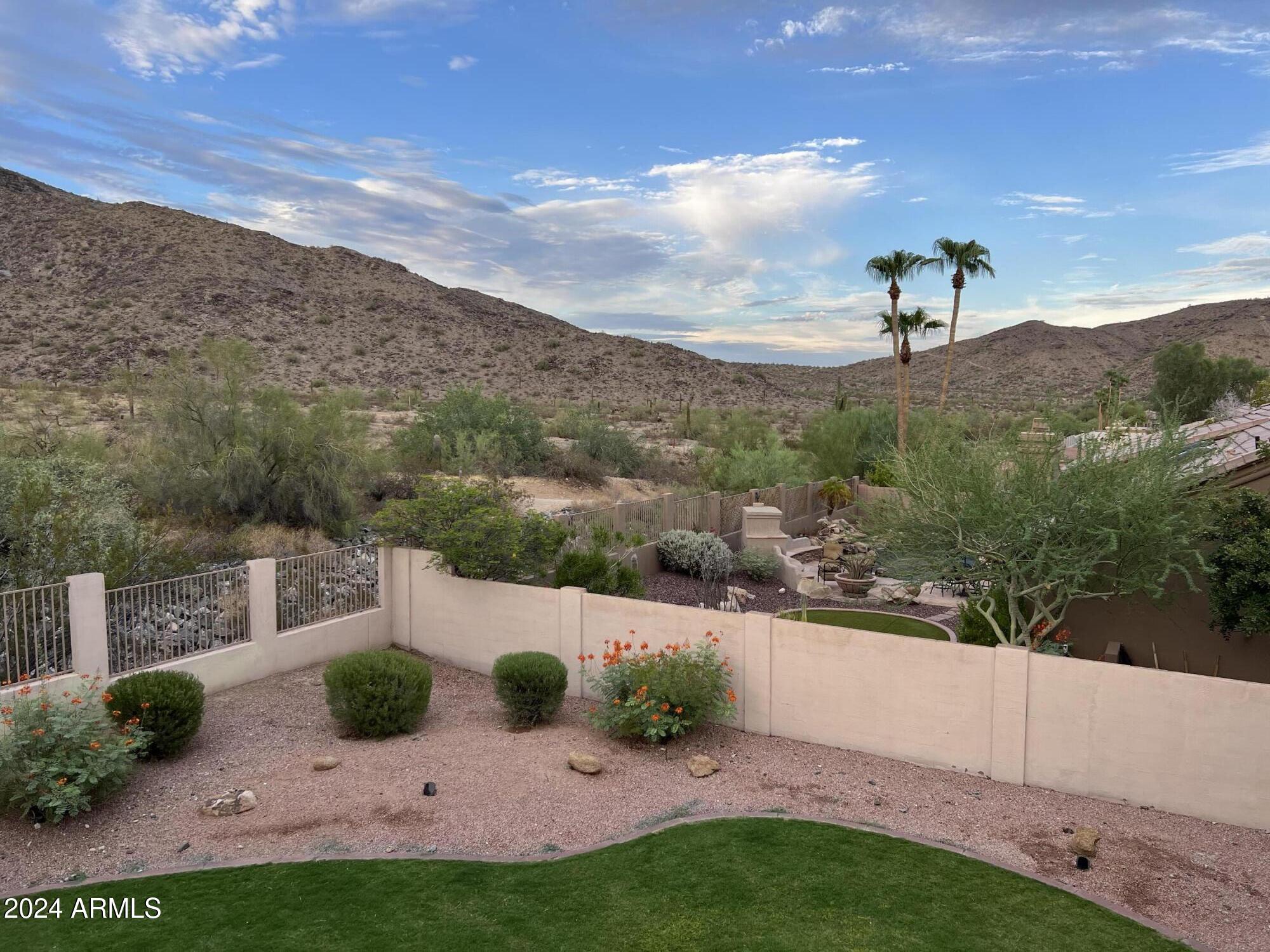 Photo 6 of 53 of 832 E DESERT FLOWER Lane E house