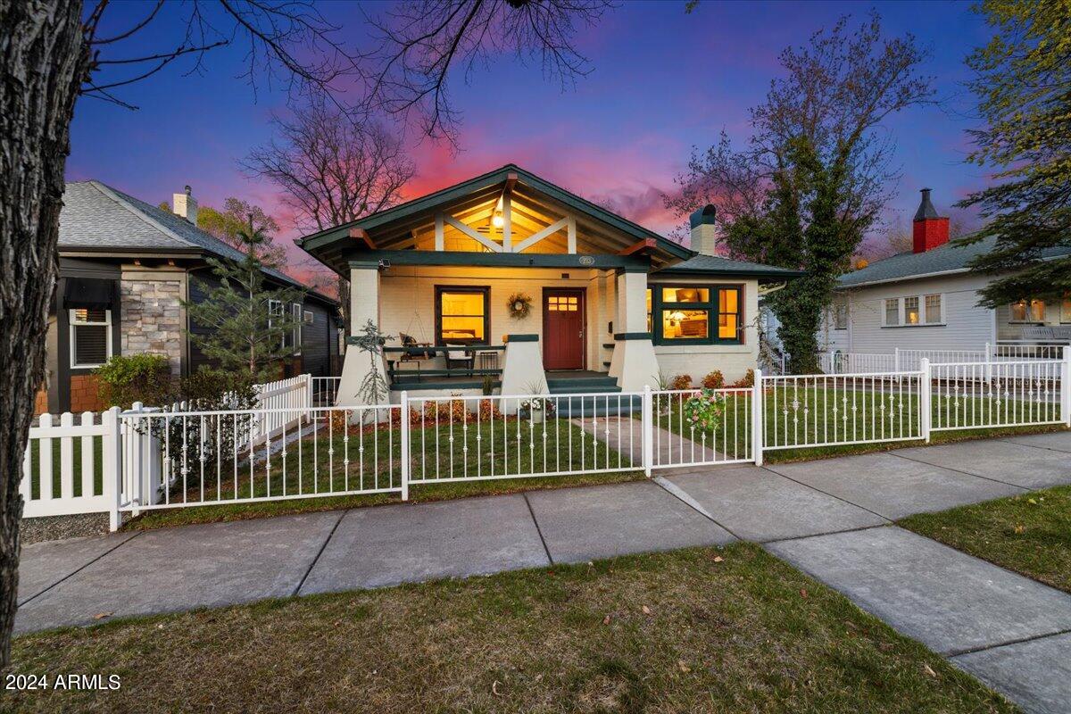 Photo 1 of 52 of 213 S MOUNT VERNON Avenue house