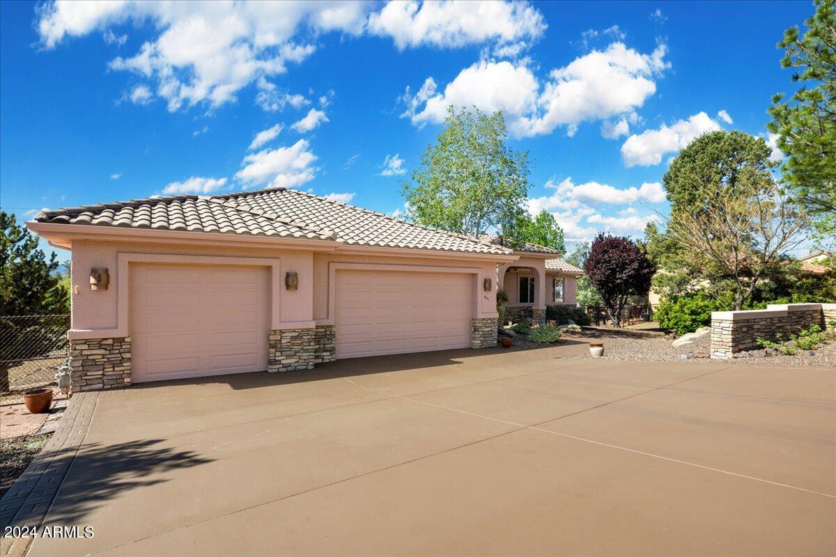 Photo 8 of 41 of 951 PANICUM Drive house