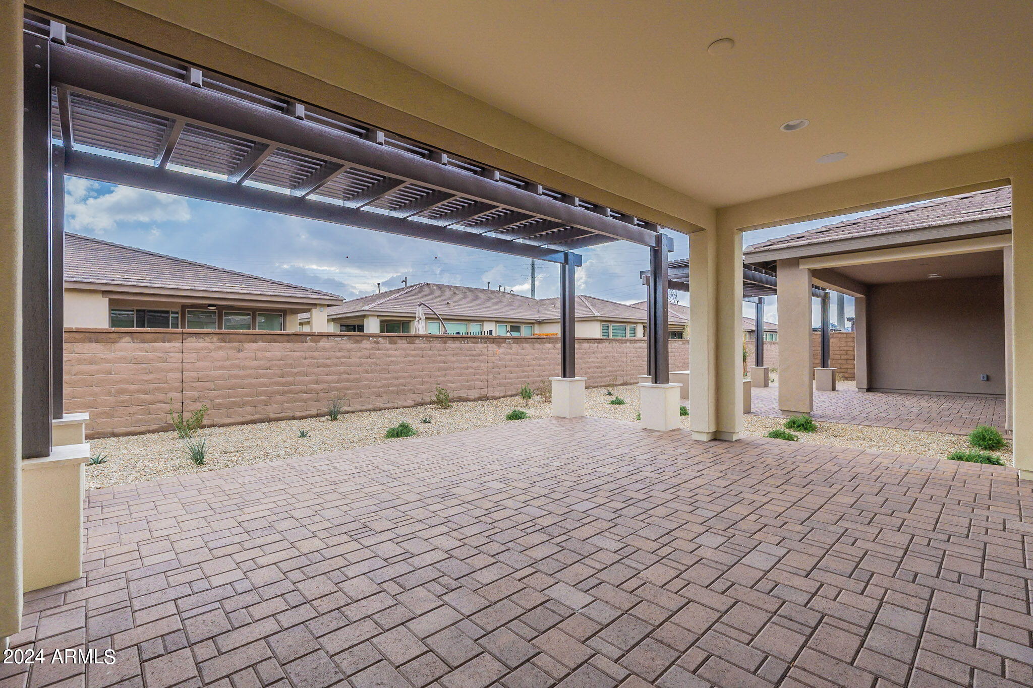 Photo 1 of 41 of 353 E CITRUS HOLLOW Way townhome