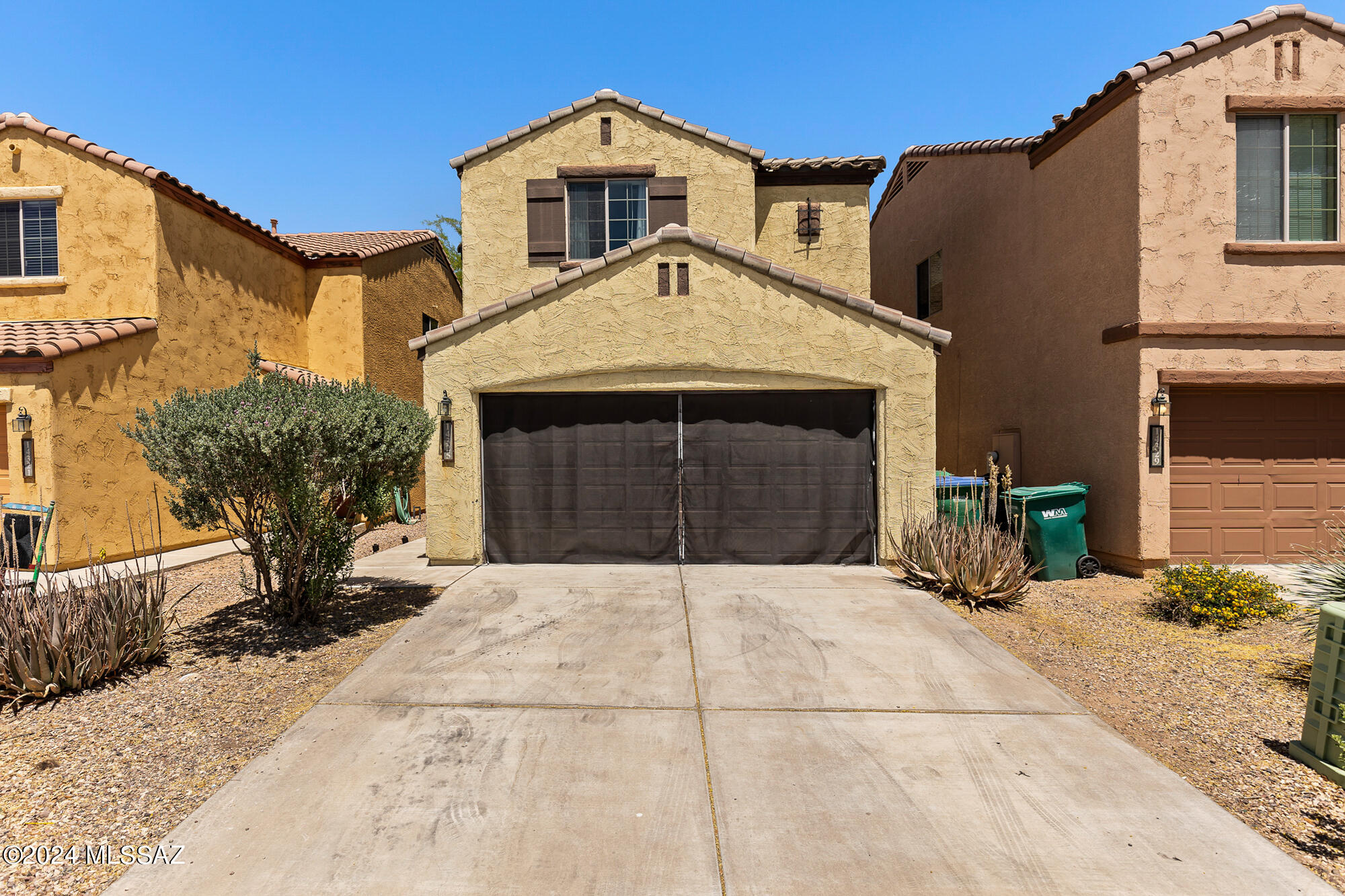 Photo 2 of 41 of 14325 S Camino Vallado house