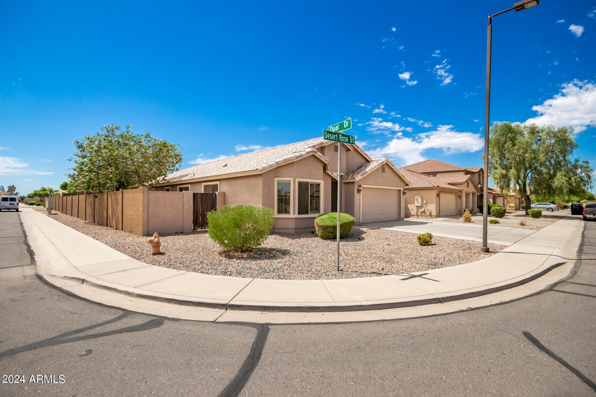 Photo 4 of 40 of 2805 E DESERT ROSE Trail house