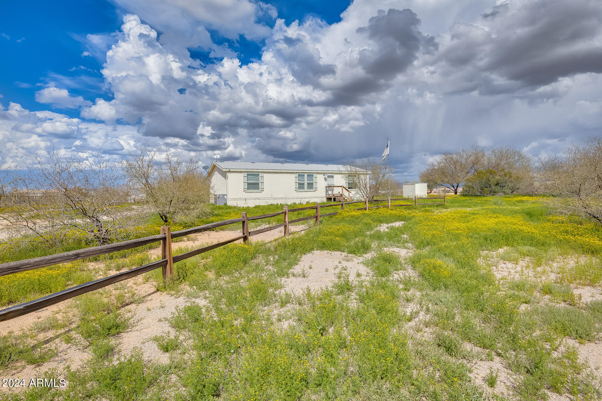 Photo 5 of 42 of 10246 E PRAIRIE HAWK Lane mobile home