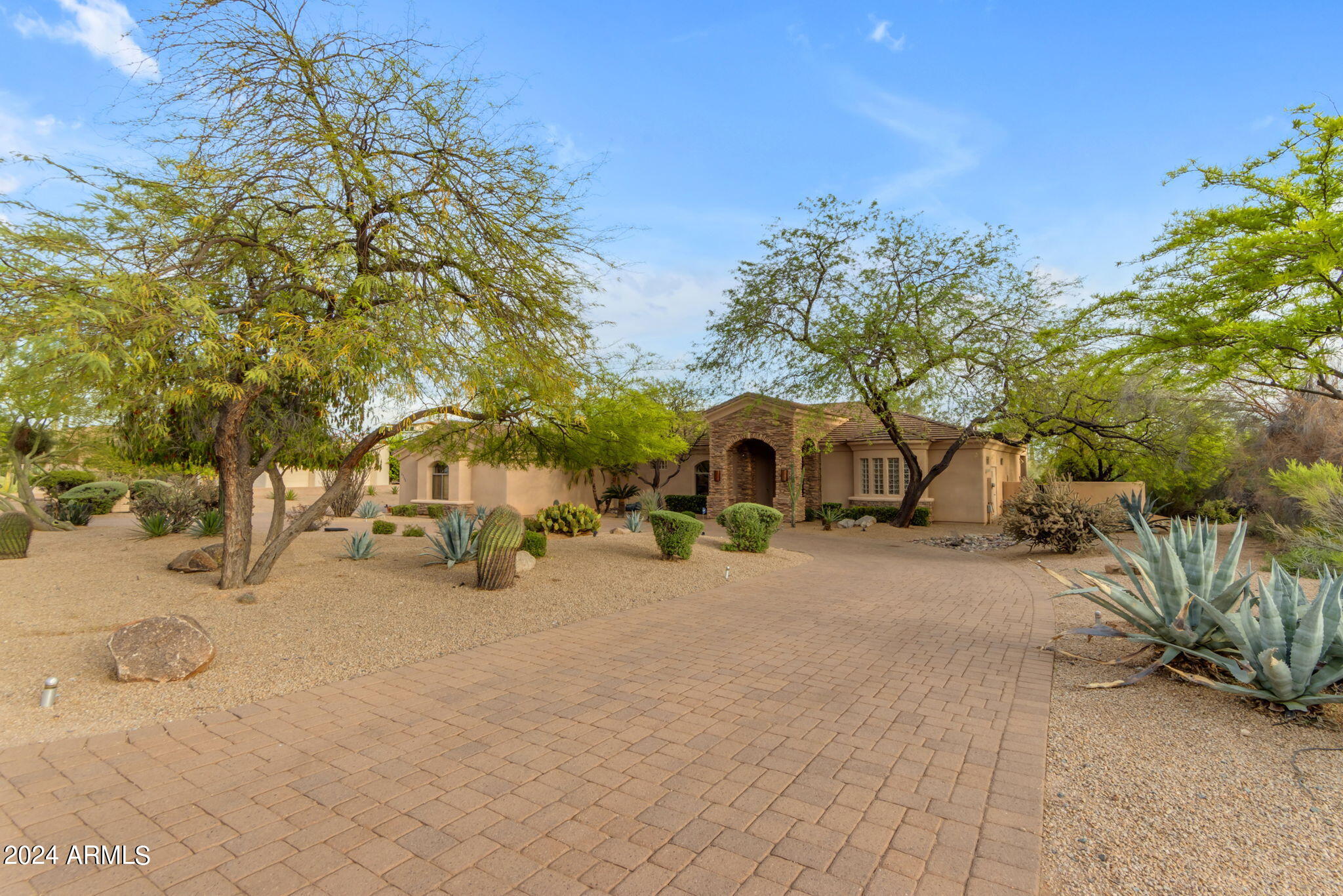 Photo 5 of 94 of 6735 E PINNACLE VISTA Drive house