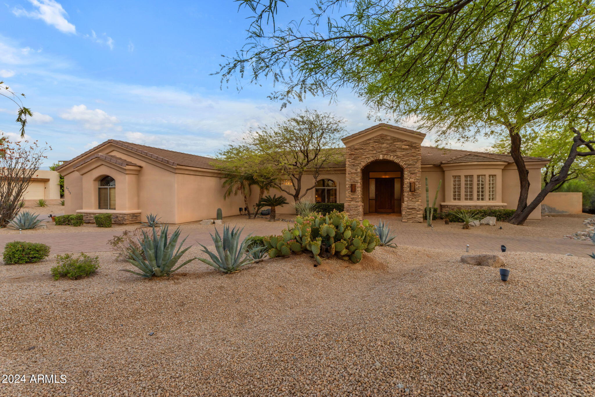 Photo 6 of 94 of 6735 E PINNACLE VISTA Drive house