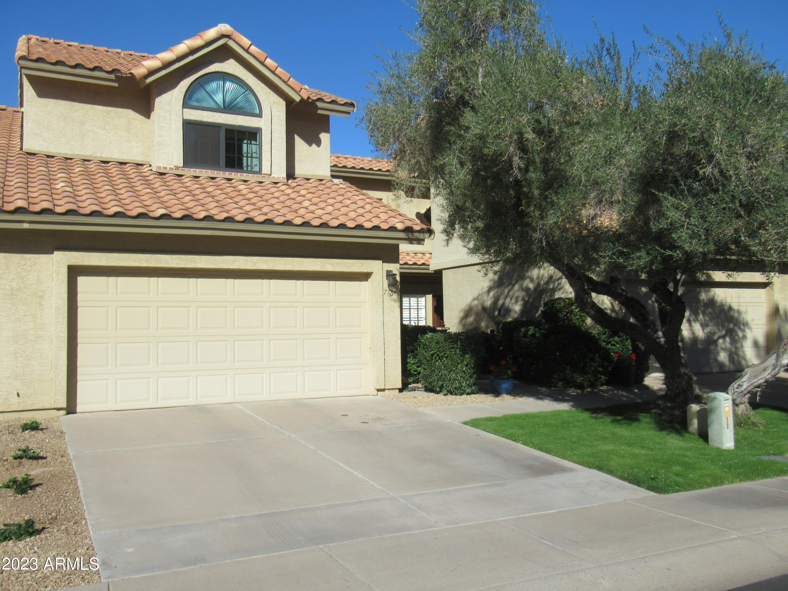 Photo 1 of 17 of 7764 E PEPPER TREE Lane townhome